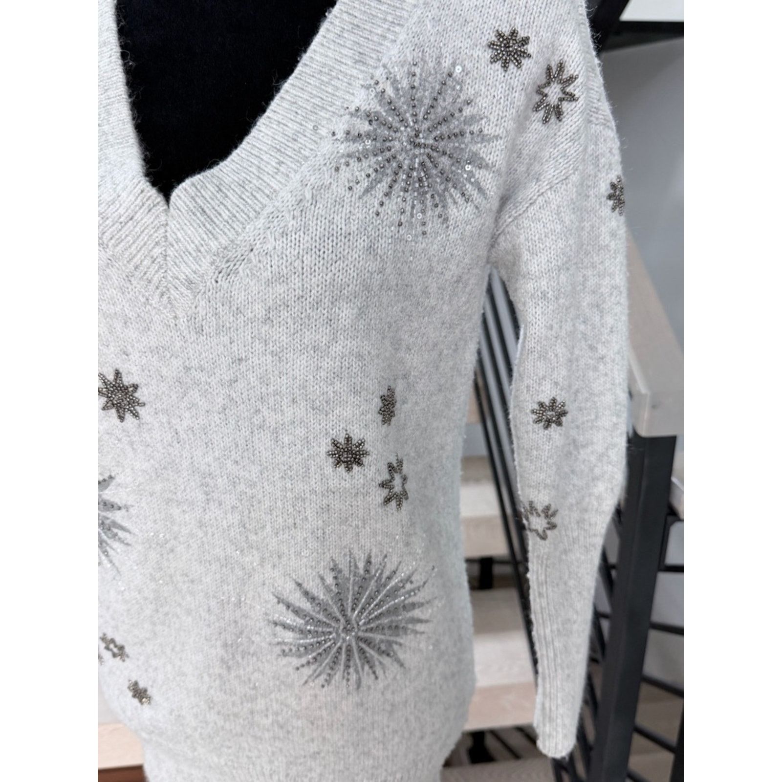 White House Black Market WHBM Light Gray V-Neck Snowflake Beaded Knit Sweater Dress S Size S / US 4 / IT 40 - 4 Thumbnail