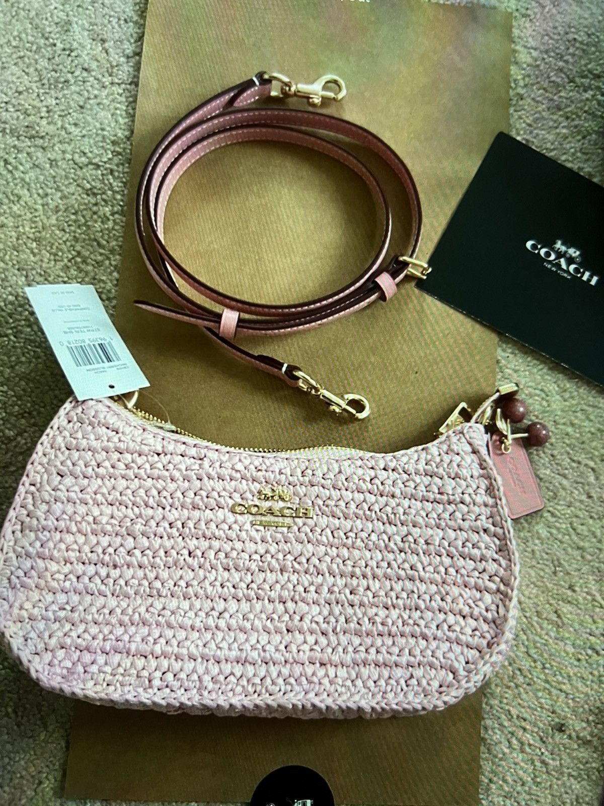 Coach ❤️❤️Coach pink teri shoulder new gift receipt Size ONE SIZE - 1 Thumbnail