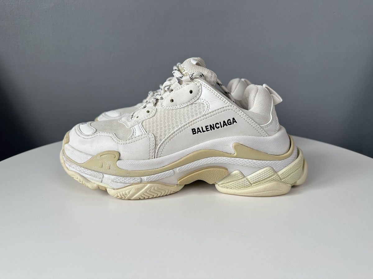 Balenciaga BALENCIAGA Triple S Women’s Sneakers White EU 40 Unisex Size US 10 / IT 40 - 2 Thumbnail
