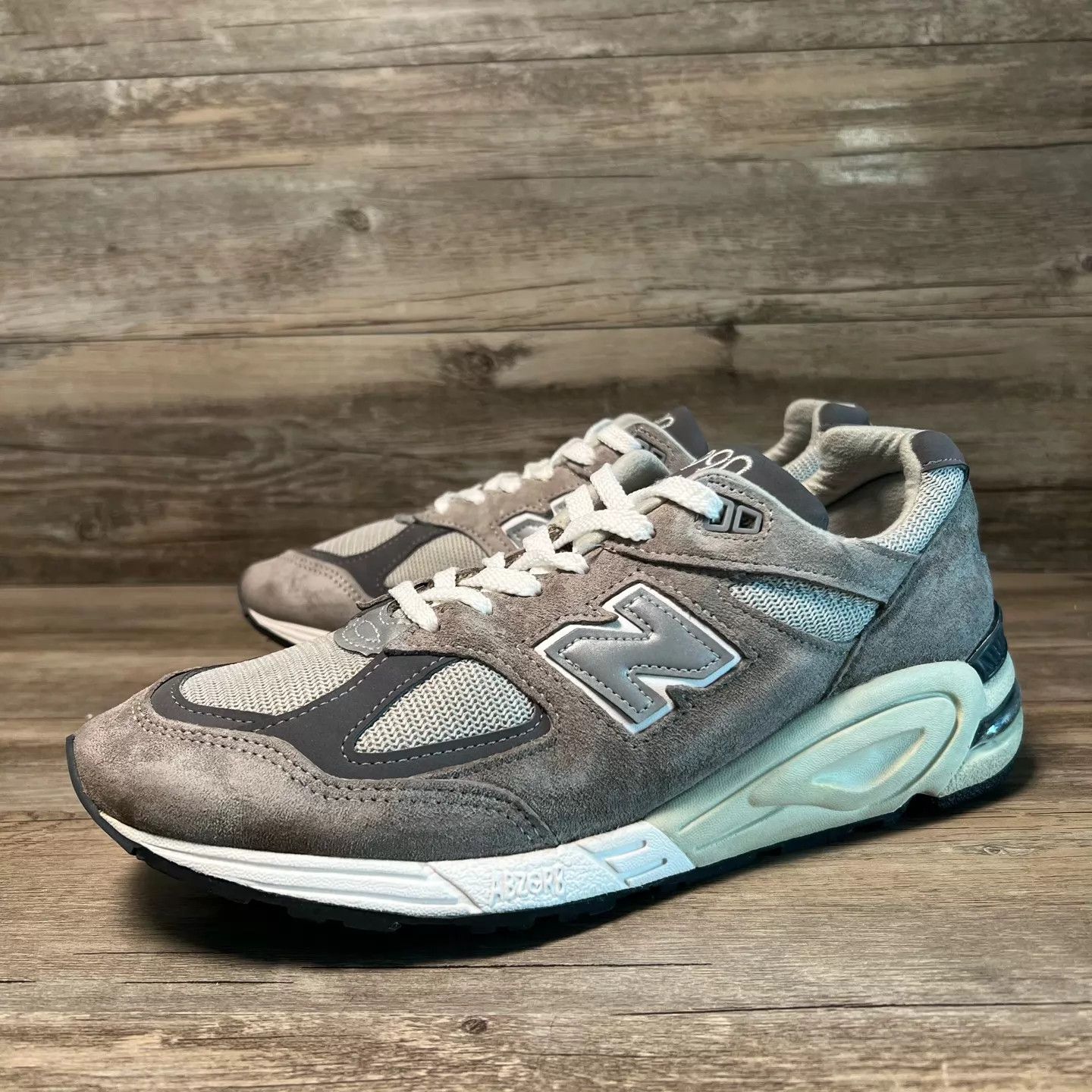 New Balance New Balance 990 V2 M990GR2 Gunmetal 43 Men's Size US 9.5 / EU 42-43 - 1 Thumbnail