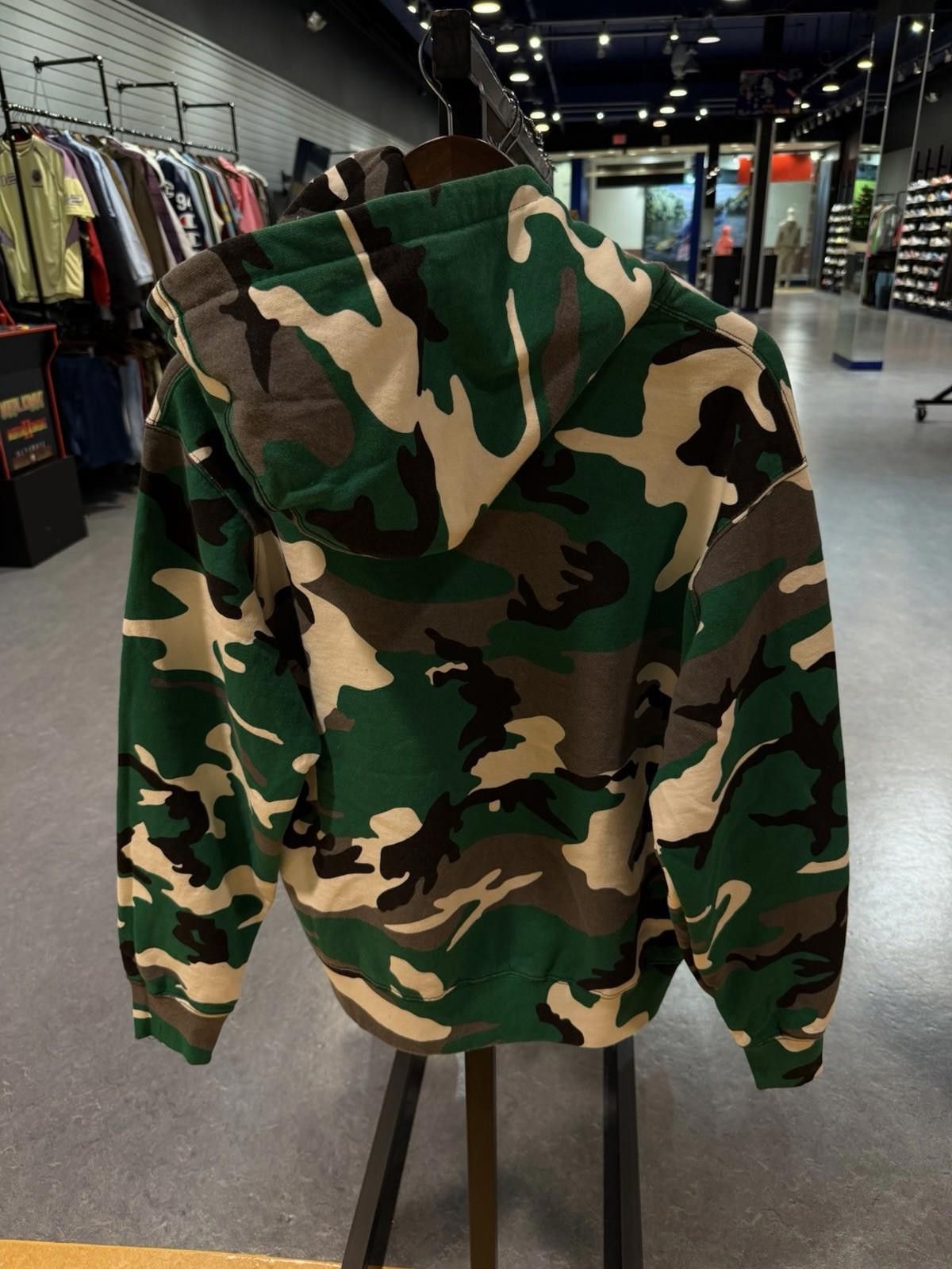Supreme Supreme Size Small Zip Up Hooded Camo Sweatshirt Small Logo Size US S / EU 44-46 / 1 - 8 Thumbnail