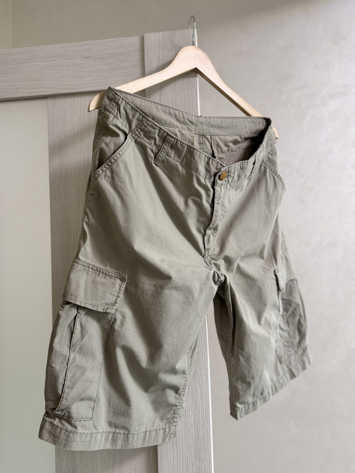 Other Carhartt Shorts Carpenter cargo faded Work Shorts Y2K Size US 32 / EU 48 - 9 Thumbnail