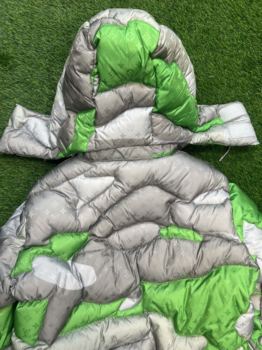 Louis Vuitton Louis Vuitton x KidSuper Patchworked Portrat Puffer Jacket Size US L / EU 52-54 / 3 - 6 Thumbnail