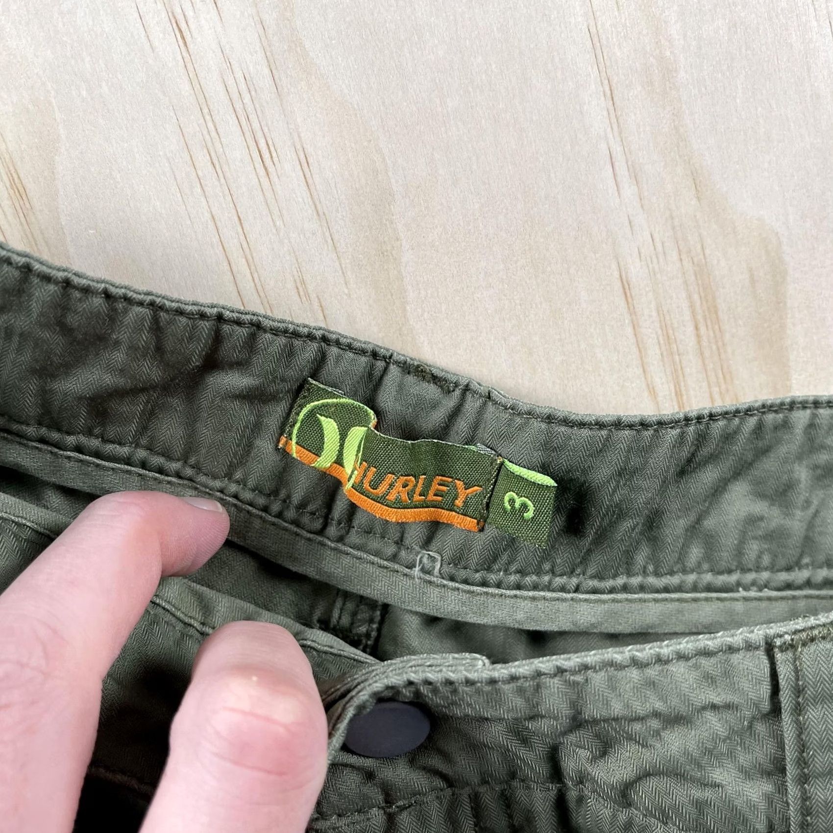 Hurley VINTAGE Hurley Shorts Boys 3 Green Cargo Twill Zip Pocket Flat Front Utility Size 26" / US 2 / IT 38 - 3 Thumbnail