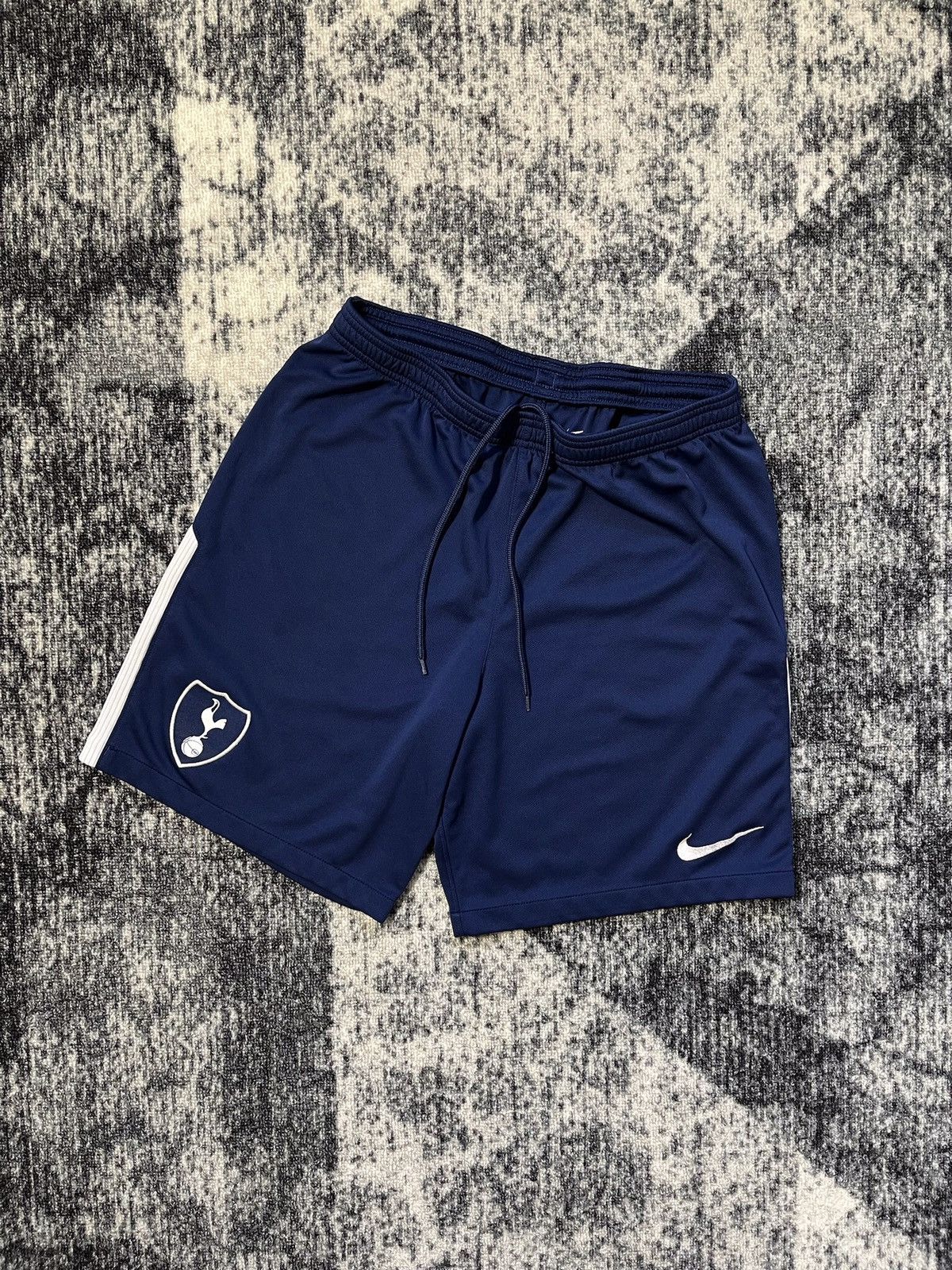 Nike Vintage Nike Tottenham Shorts Soccer Jersey Y2K STYLE 90s Size US 32 / EU 48 - 1 Thumbnail