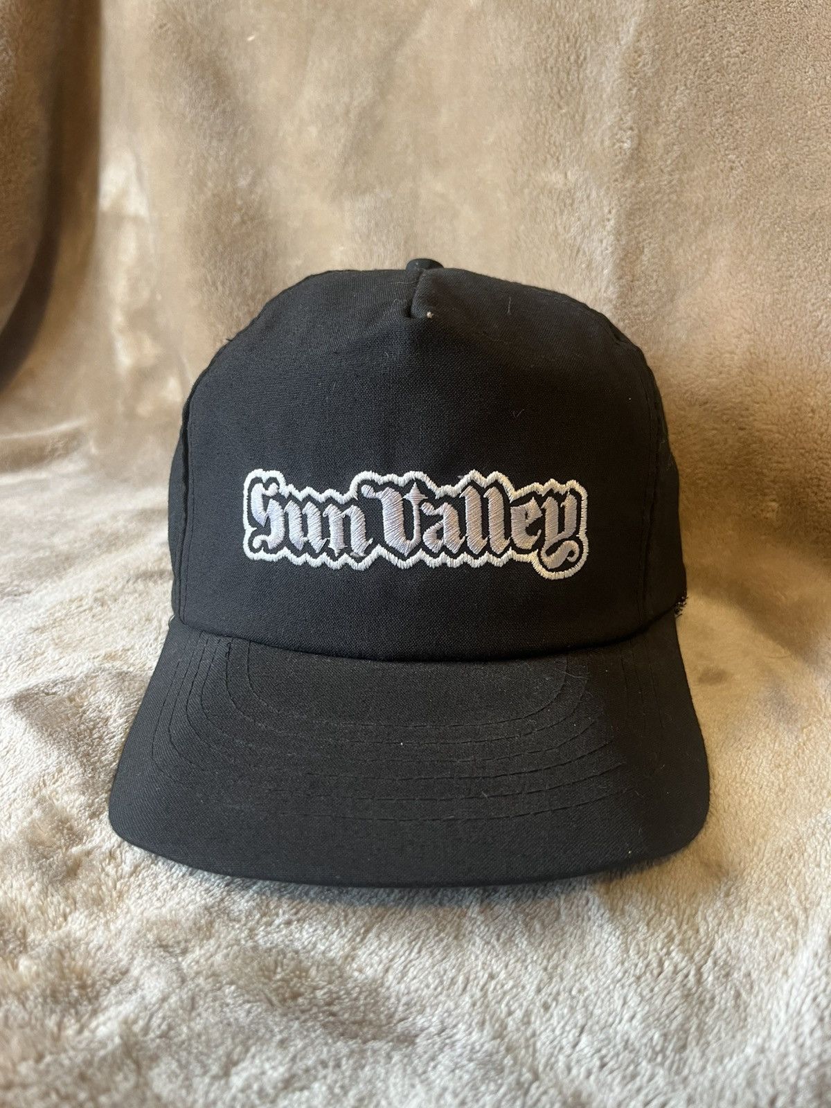 New Era Vintage 90’s Los Angeles Sun Valley Black Twill SnapBack hat Size ONE SIZE - 2 Thumbnail