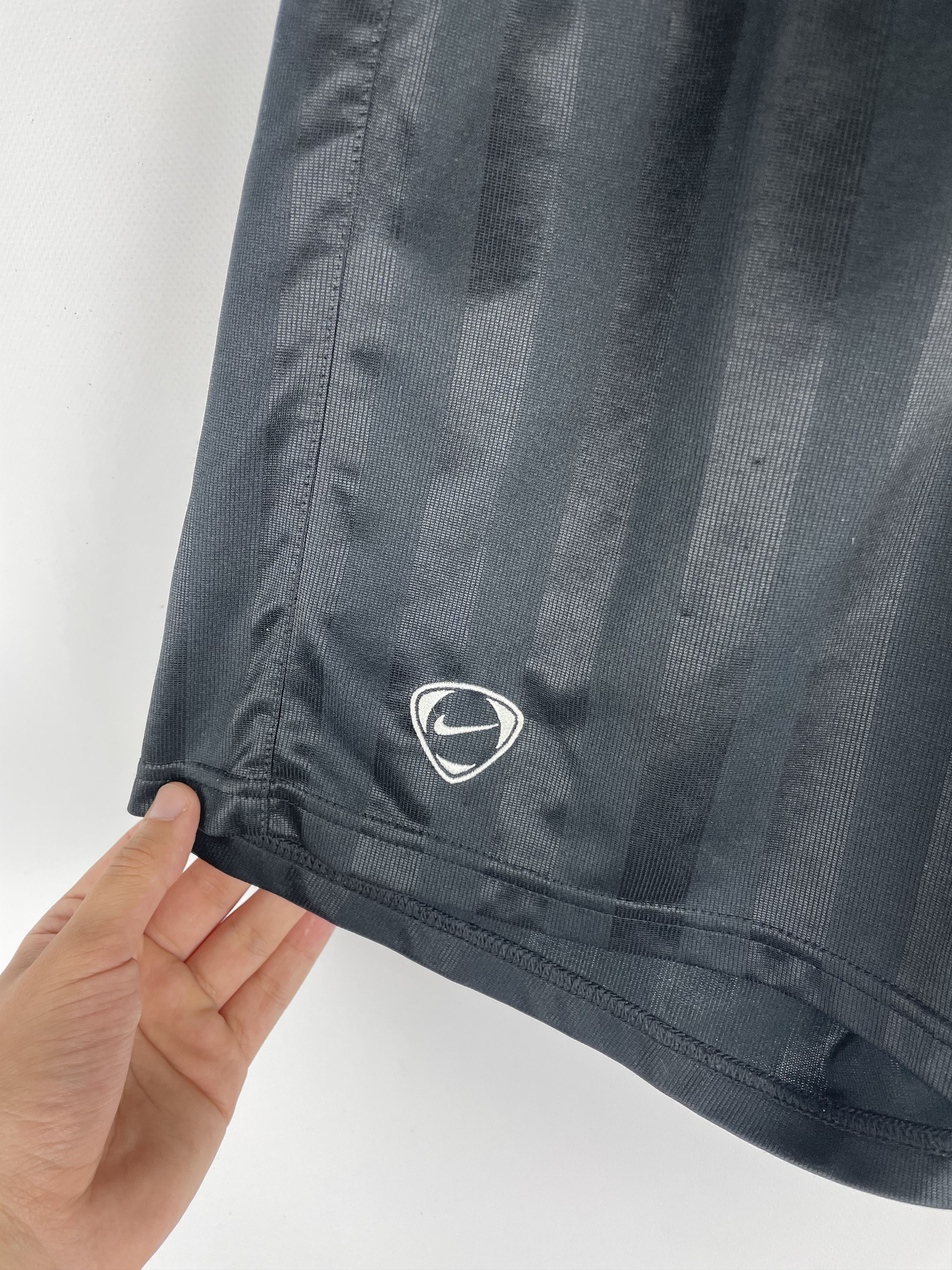 Nike Vintage Nike Shorts Y2k Size US 34 / EU 50 - 4 Thumbnail