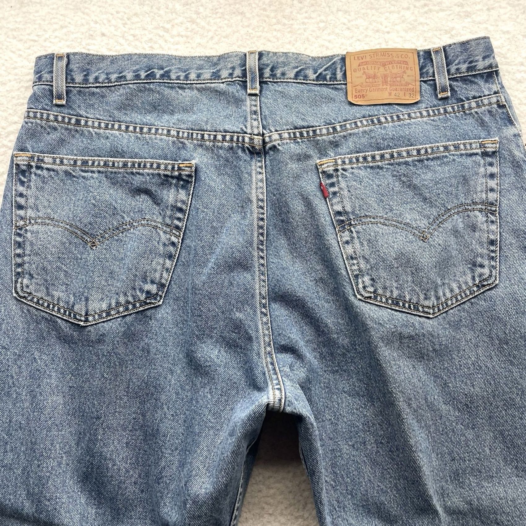 Levi's VINTAGE Levi's 505 Jeans Mens 42x32 Regular Fit Straight Leg Y2K Light Wash Blue Size US 42 / EU 58 - 7 Thumbnail