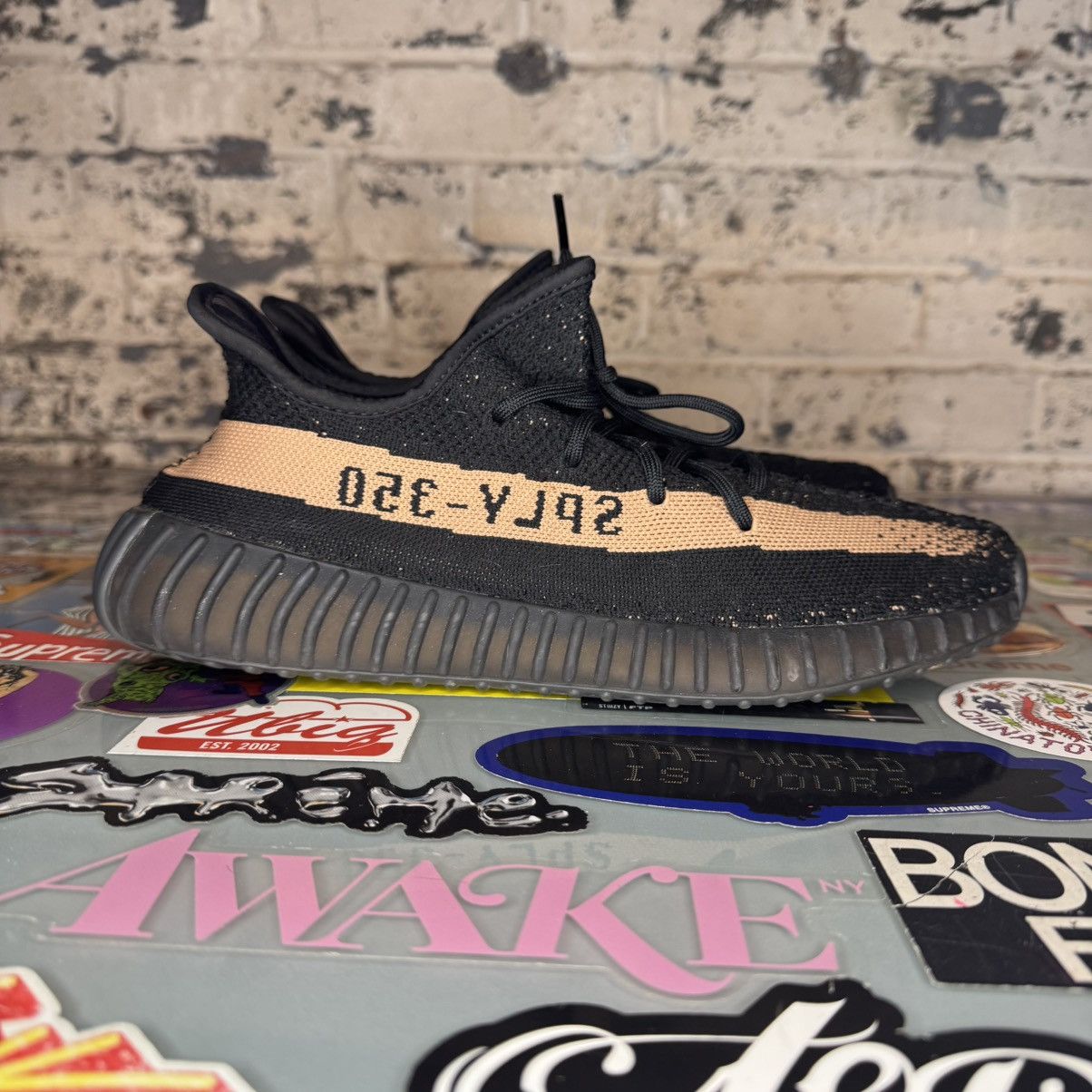 Adidas × Yeezy Adidas Yeezy Boost 350 V2 Core Black Copper Sz 10.5 Used Size US 10.5 / EU 43-44 - 3 Thumbnail