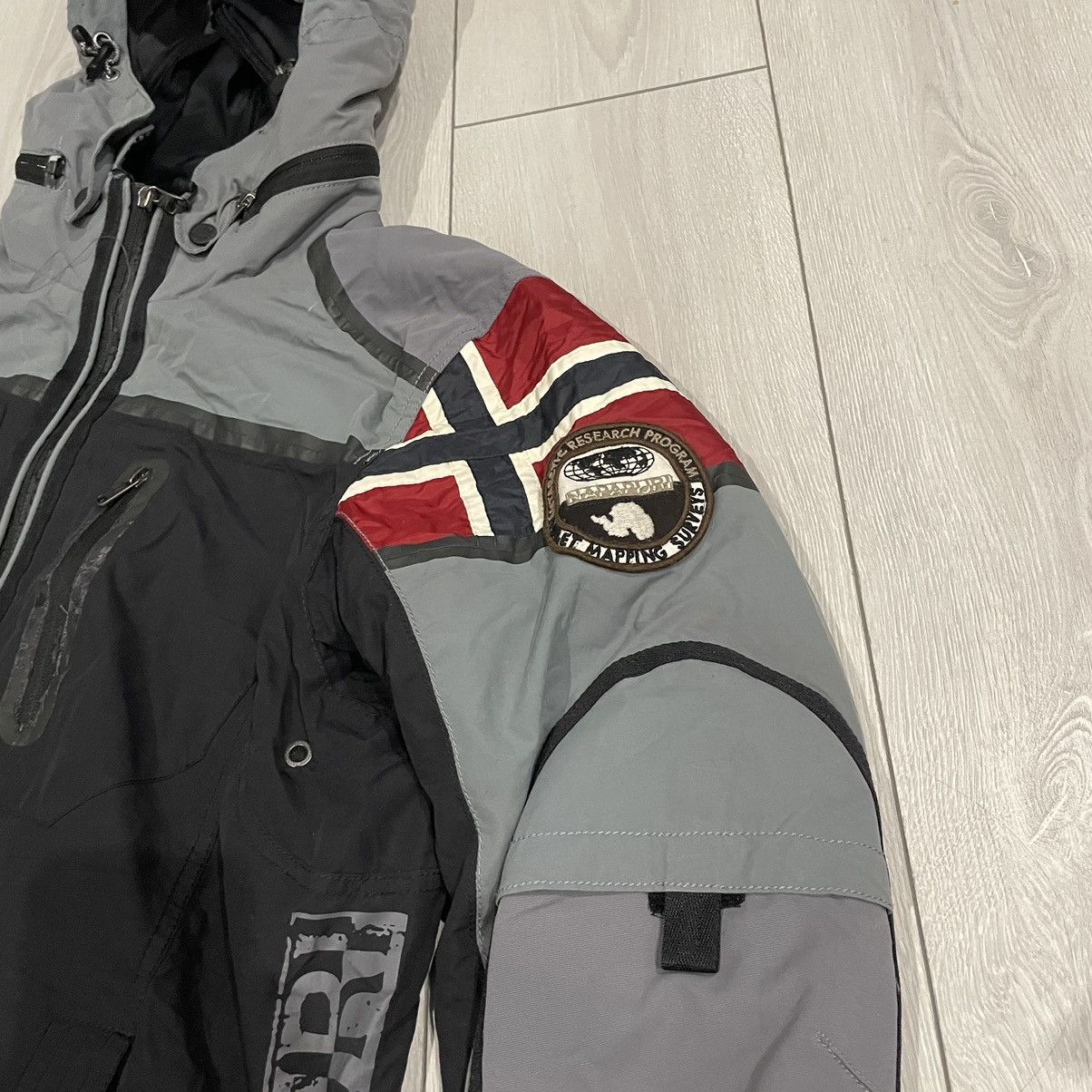 Napapijri Napapijri Arctic Project Waterproof Silver Jacket Ninja ski Size US L / EU 52-54 / 3 - 2 Thumbnail