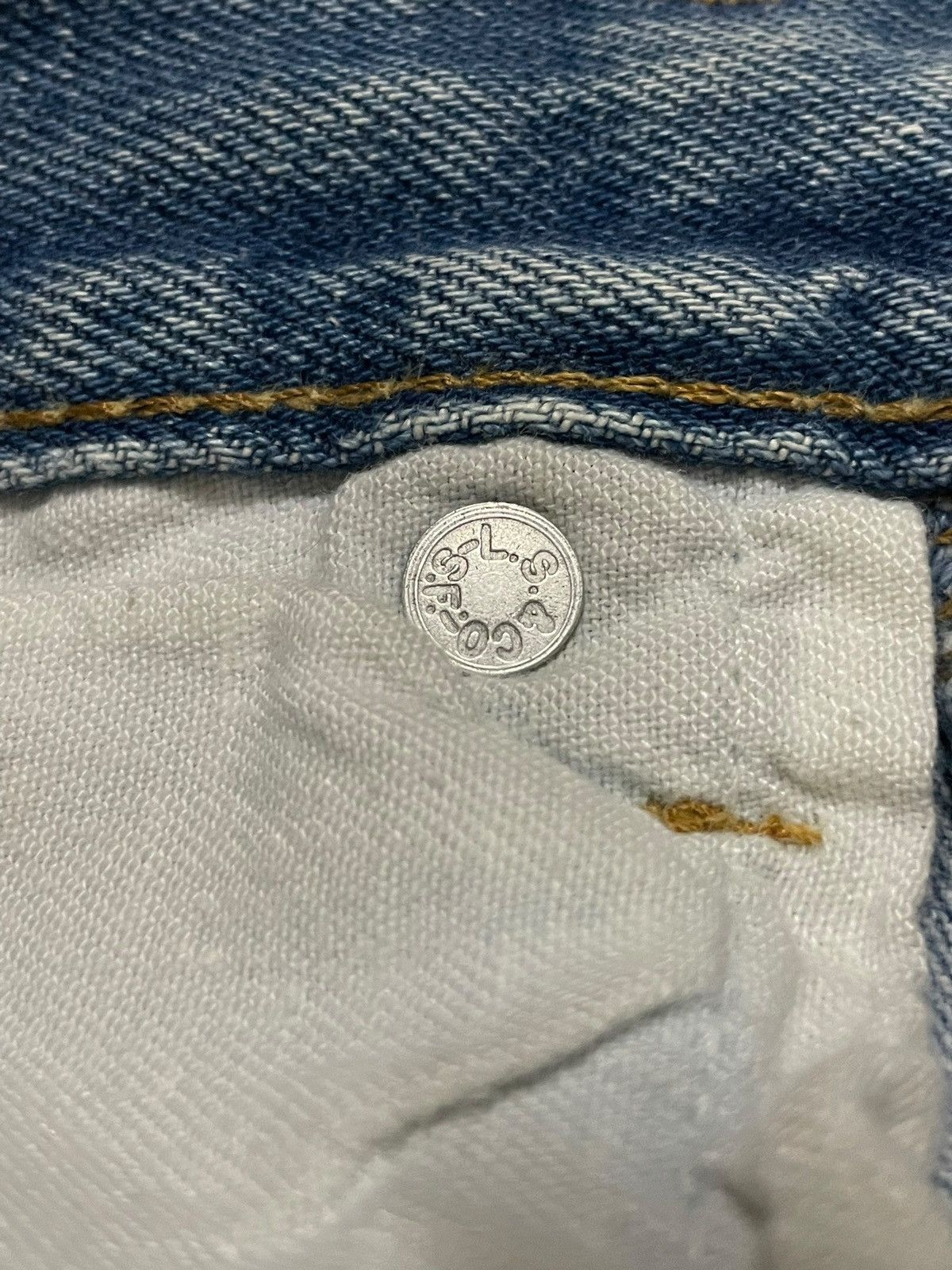 Levi's Vintage Clothing Vintage Levi’s 501 Distressed Washed ButtonFly Straight Jean Size US 31 - 17 Thumbnail