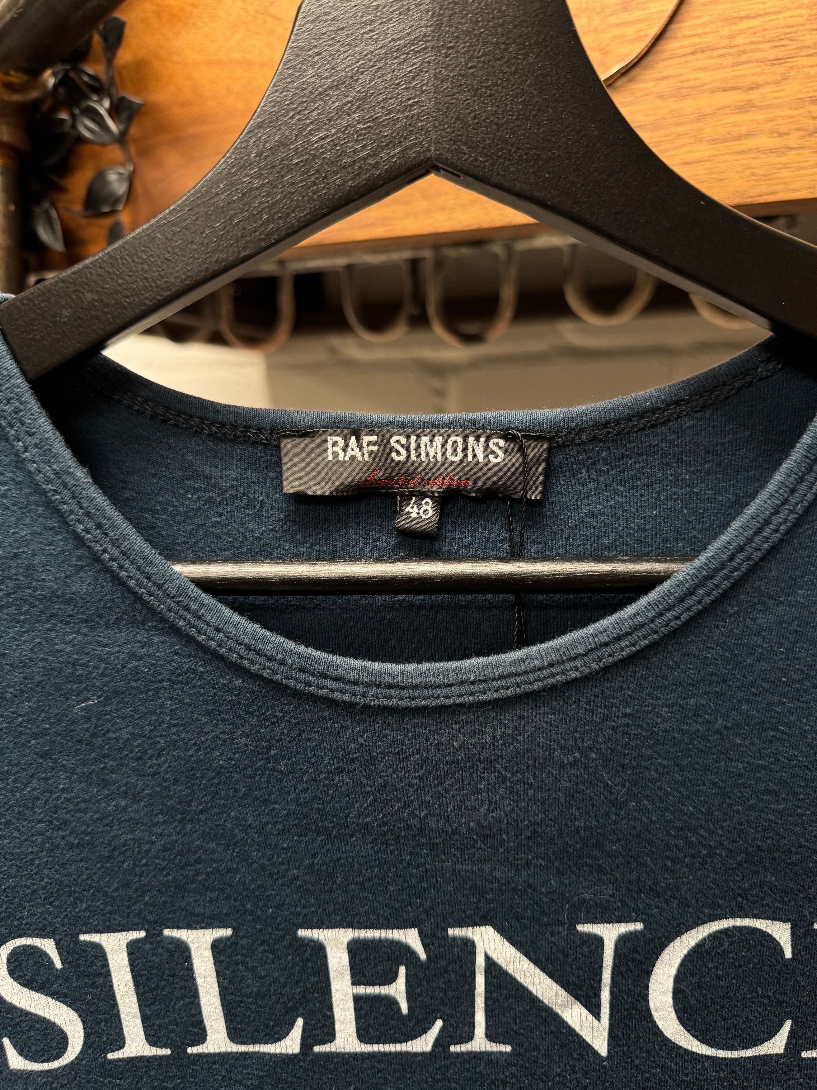 Raf Simons SS2002 Raf Simons ‘Silence & Secrecy’ Tank Top Size US M / EU 48-50 / 2 - 3 Thumbnail