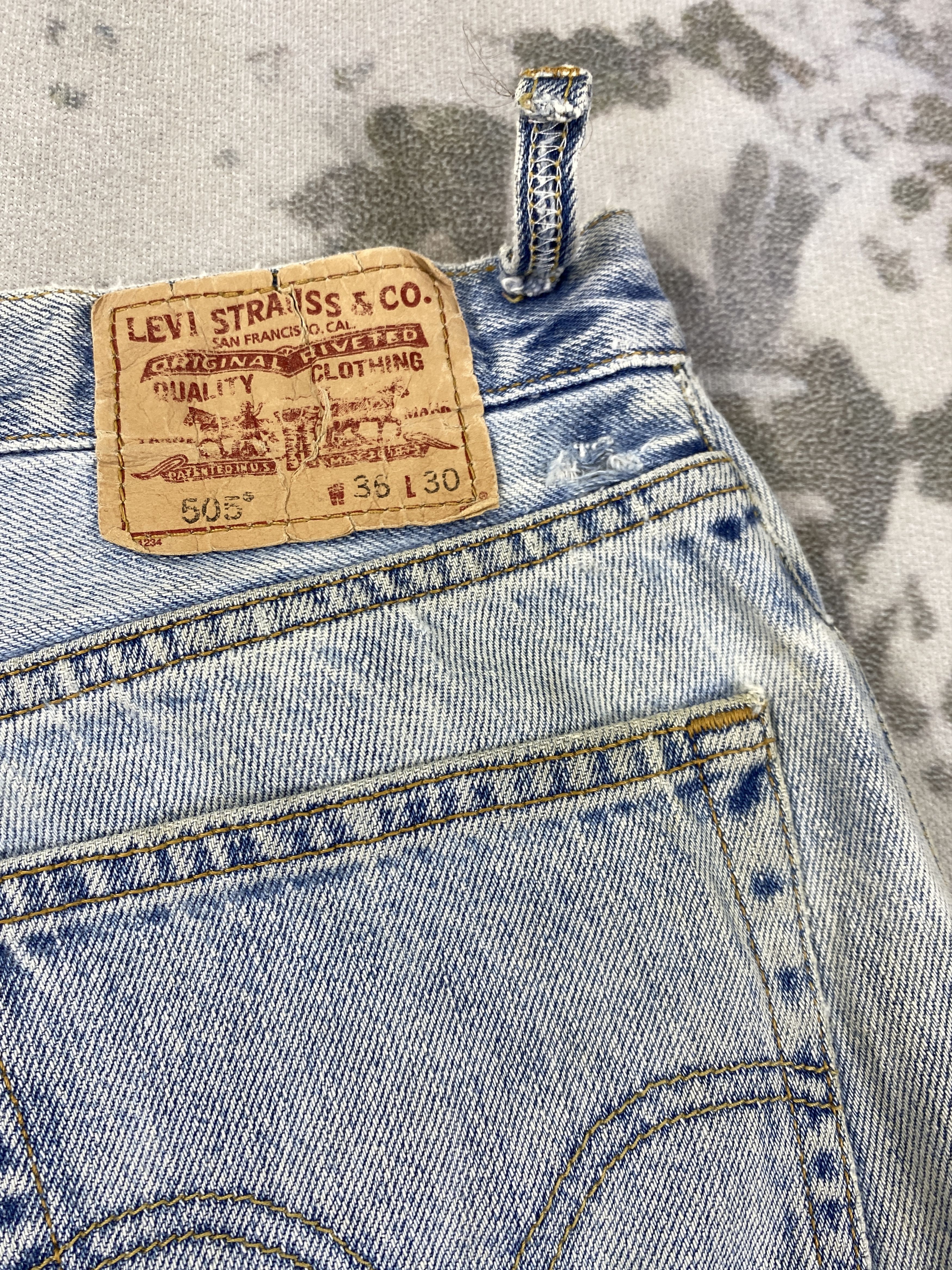 Levi's Light Wash Vintage Levi's 505 Regular Fit Denim 35x29 JN754 Size US 35 - 13 Thumbnail