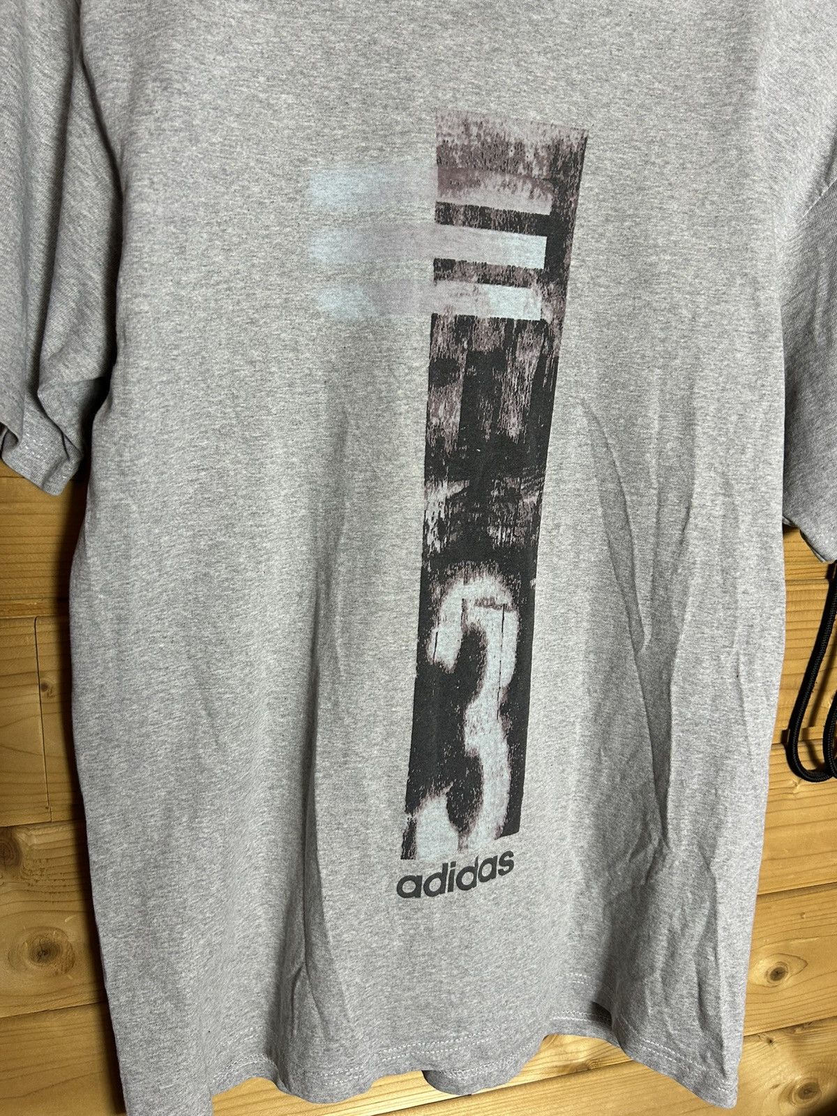 Adidas Vintage Adidas Graphic Tee Size US S / EU 44-46 / 1 - 3 Thumbnail