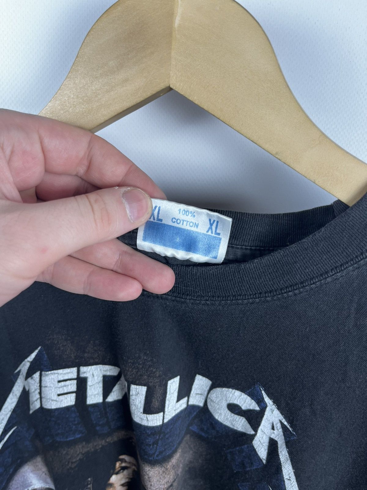 Band Tees Metallica Warrior Woman t shirt 90s size xl Size US XL / EU 56 / 4 - 9 Thumbnail