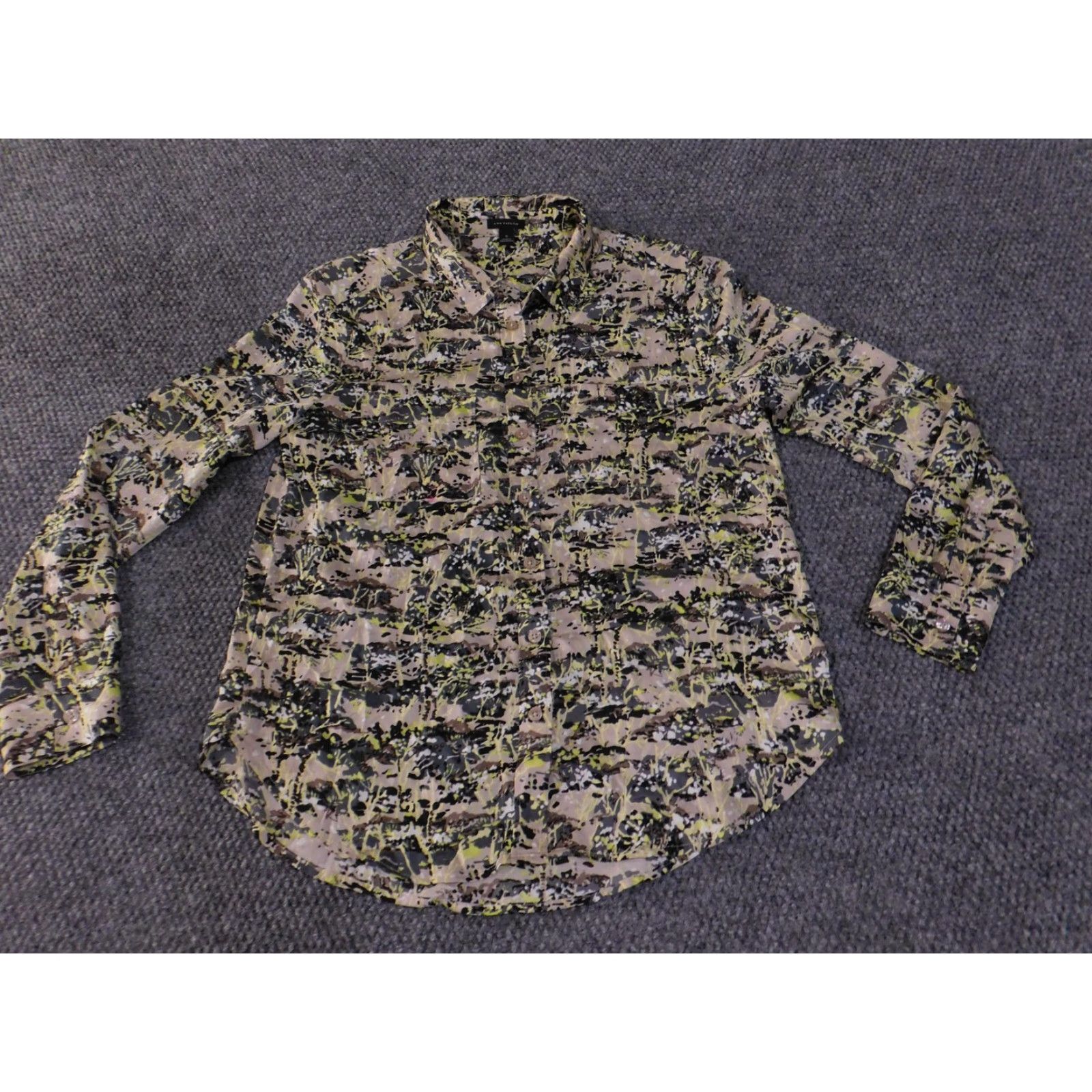 Ann Taylor VINTAGE Ann Taylor Shirt Womens Small Gray Green Abstract Print Button Front Long Sleeve Size S / US 4 / IT 40 - 3 Thumbnail