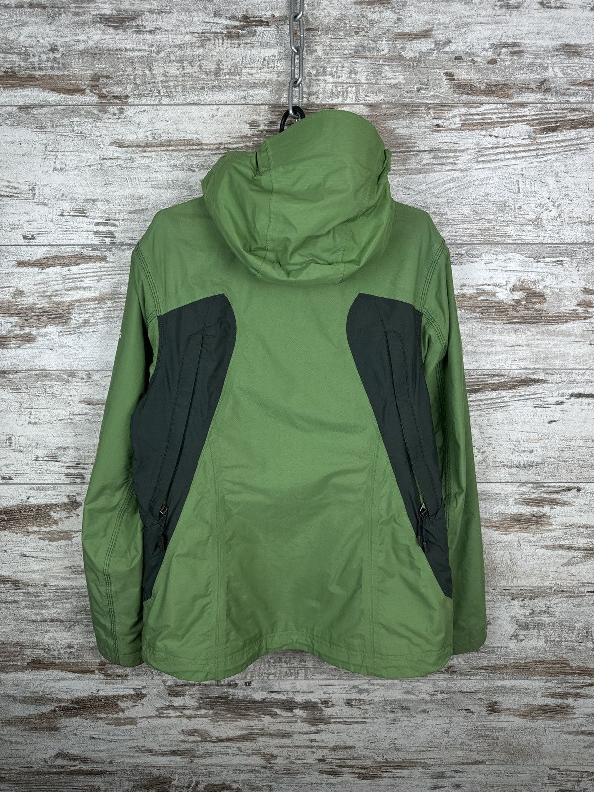 Nike Women’s Vintage Nike ACG ski jacket rare ladies puffer Size L / US 10 / IT 46 - 12 Thumbnail