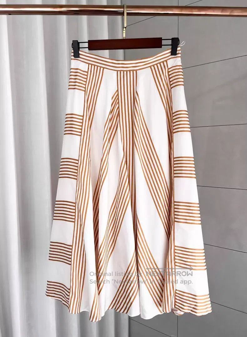 Loro Piana Loro Piana Silk Skirt Size 27" / US 4 / IT 40 - 1 Thumbnail