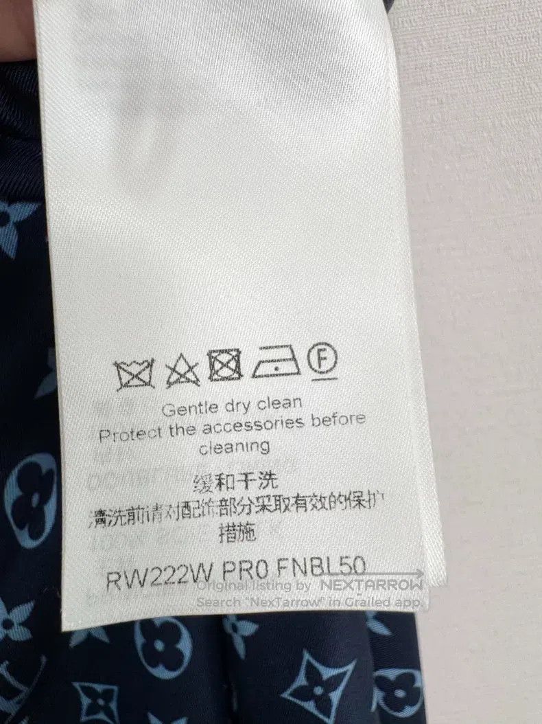 Louis Vuitton Louis Vuitton Blue silk full-print logo sweatpants Size US 34 / EU 50 - 6 Thumbnail