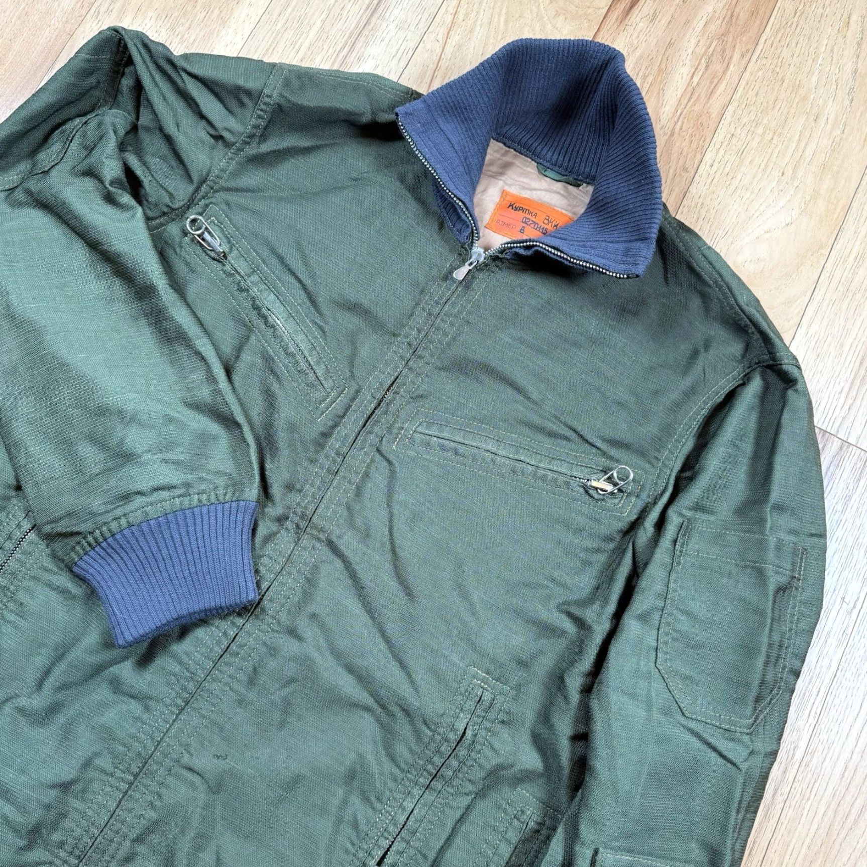 Vintage VINTAGE Flight Russian Military Bomber Jacket Green Mens Large 6 Pocket Nylon Cargo Jacket Size US L / EU 52-54 / 3 - 2 Thumbnail
