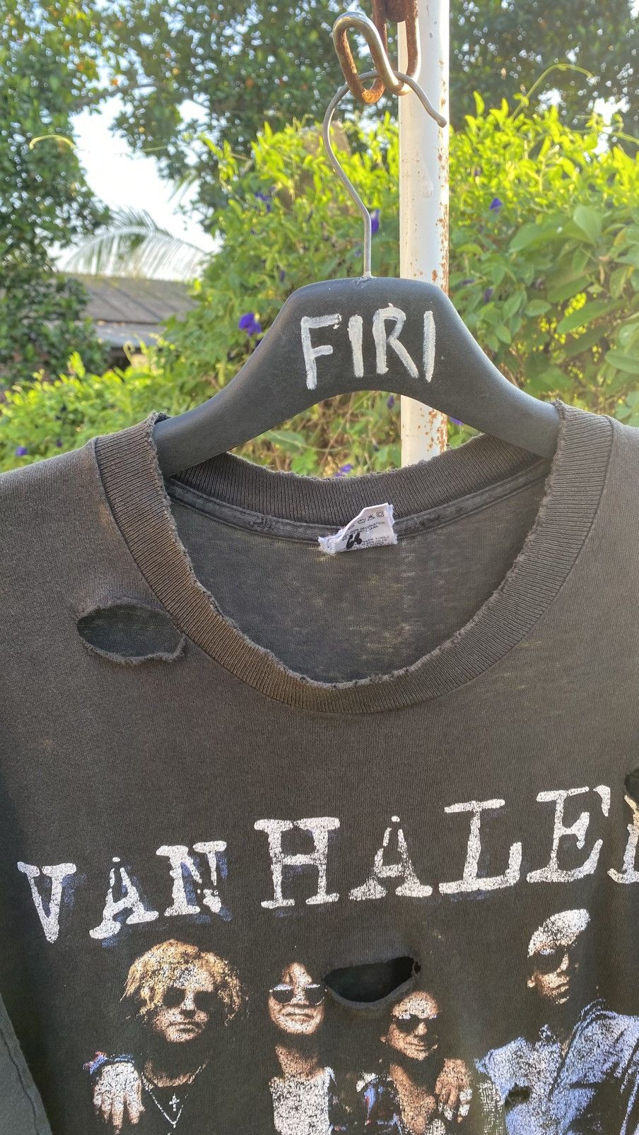 Band Tees Thrashed Vintage Van Halen World Tour Live 1993 Size US XL / EU 56 / 4 - 3 Thumbnail