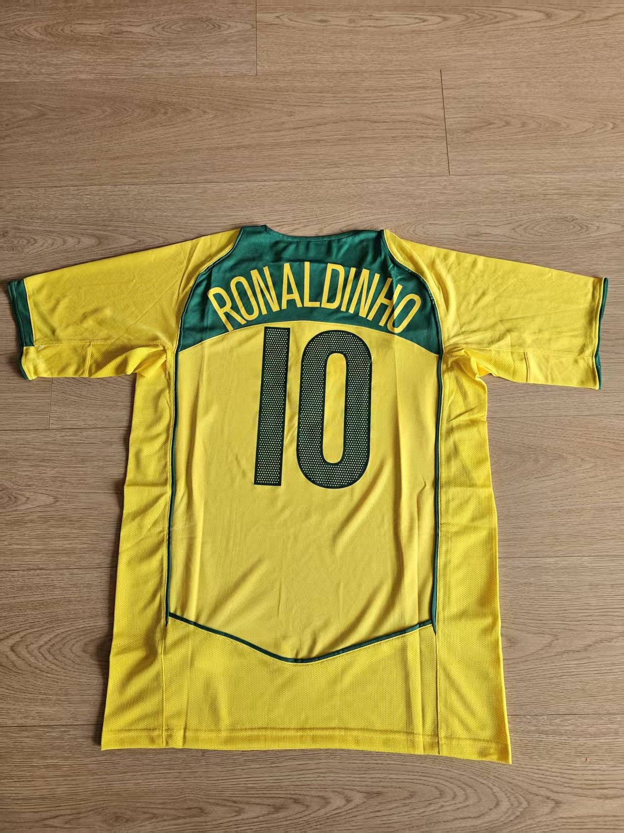 Nike 2004 Brazil 10 Ronaldinho Jersey Size US XXL / EU 58 / 5 - 1 Thumbnail