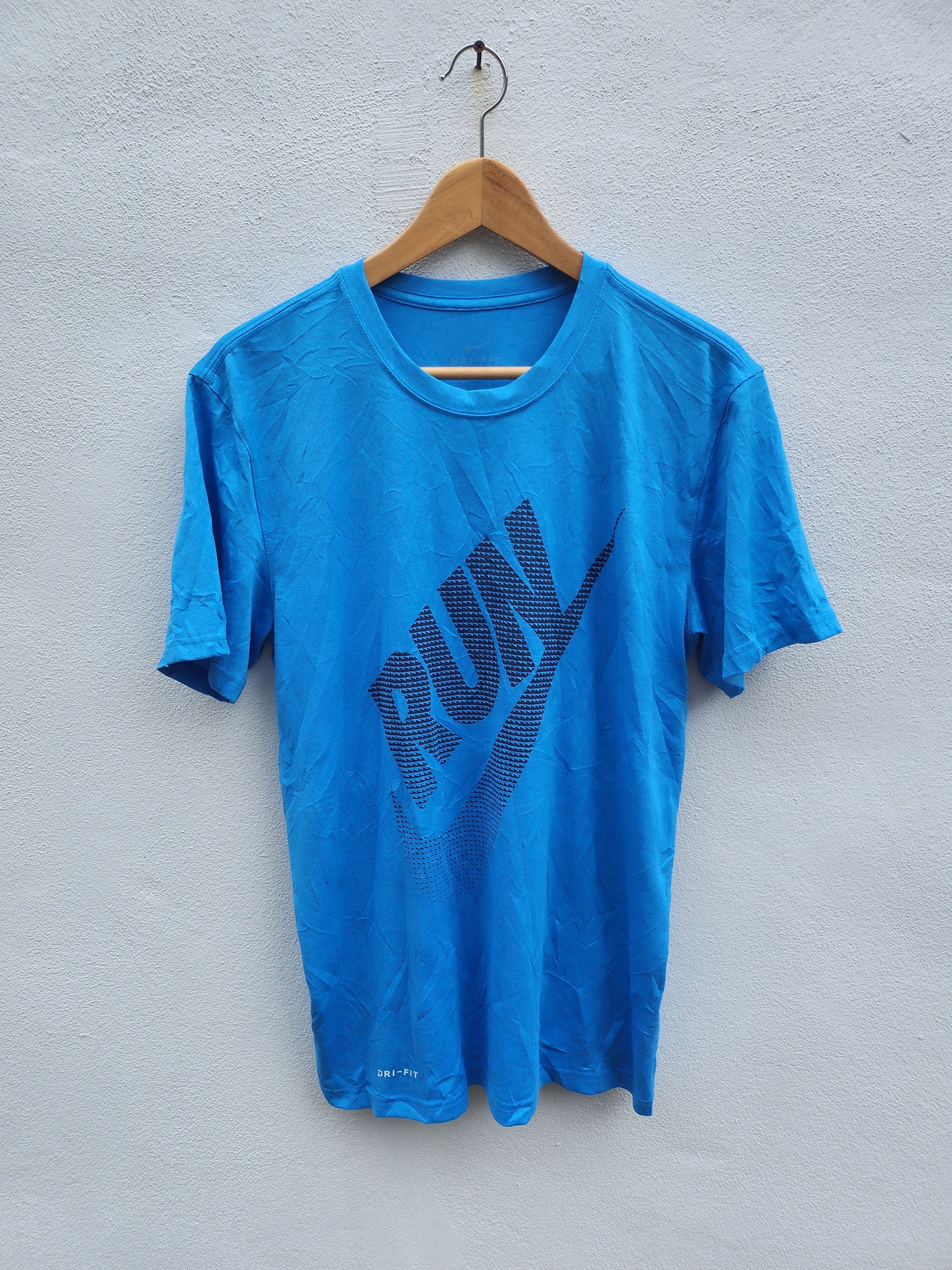 Nike 💥Nike Run Sportswear Tee Size US M / EU 48-50 / 2 - 1 Thumbnail