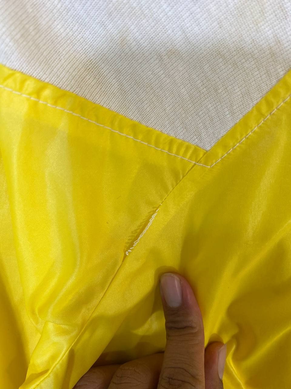 Vintage vintage two tone thin nylon windbreaker nice design Size US S / EU 44-46 / 1 - 3 Thumbnail