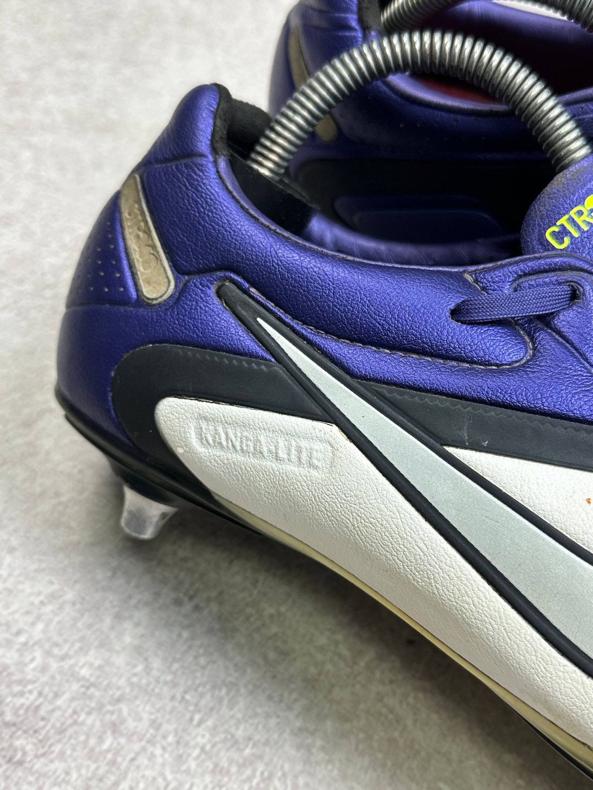 Nike Vintage Nike Kanga Lite Soccer Cleats Us 10 Size US 9 / EU 42 - 4 Thumbnail
