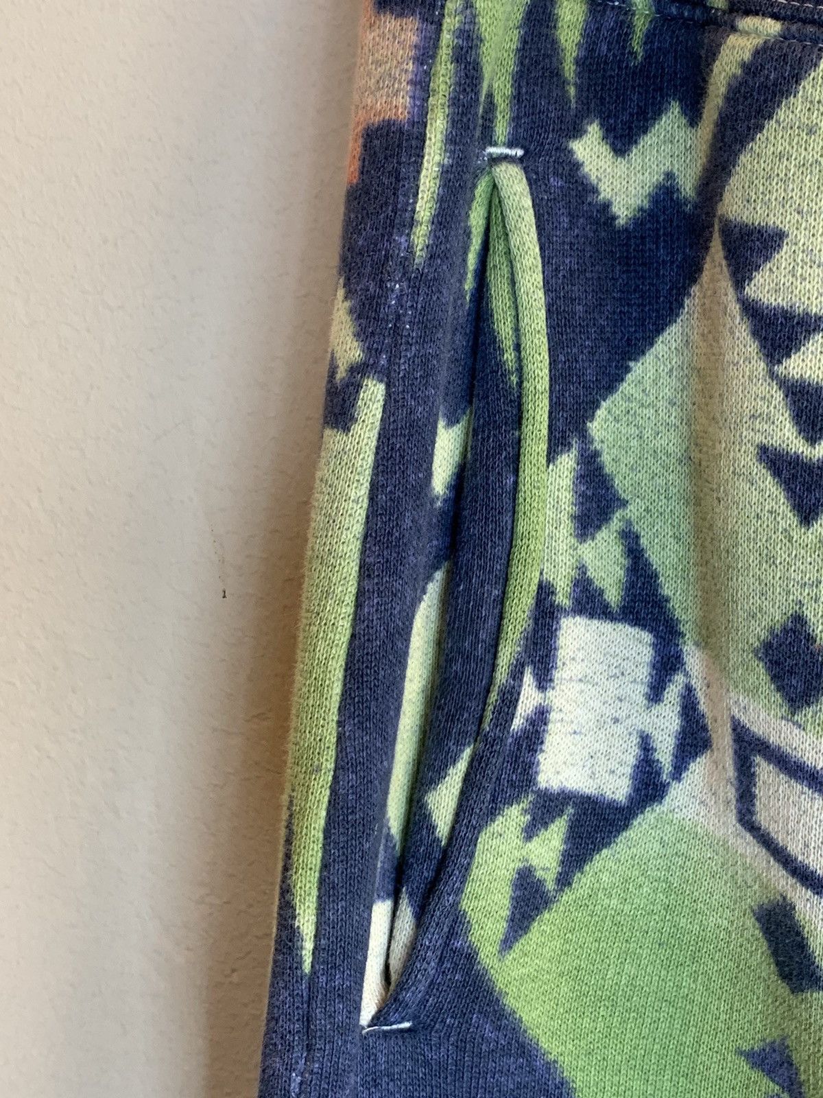 Polo Ralph Lauren *RARE* Vintage 90’s Polo Ralph Lauren Aztec Art Sweat Shorts Size US 34 / EU 50 - 7 Thumbnail