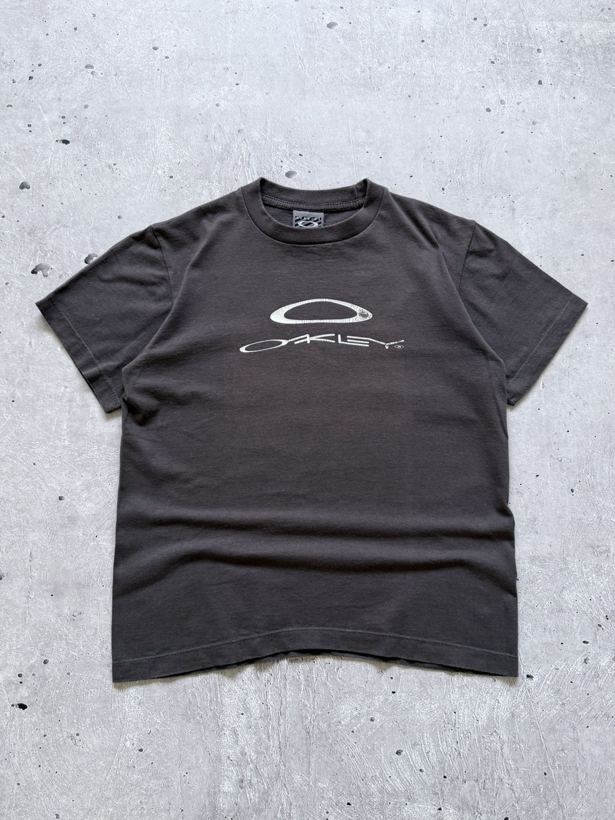Oakley Vintage 90s Oakley Software Faded T-Shirt Size US S / EU 44-46 / 1 - 3 Thumbnail