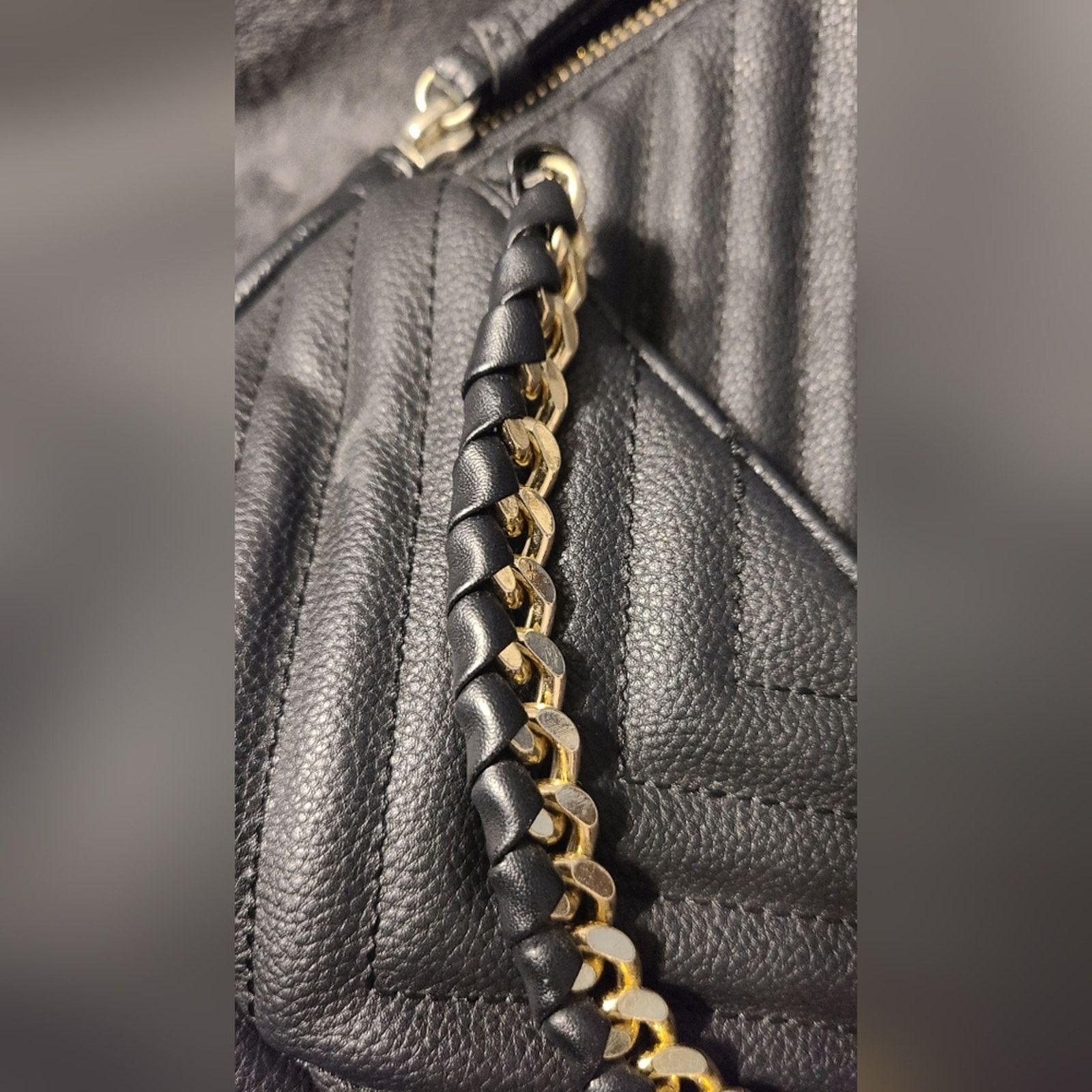 Victoria's Secret Victoria's Secret Pebbled V Quilt Small Backpack Size ONE SIZE - 3 Thumbnail