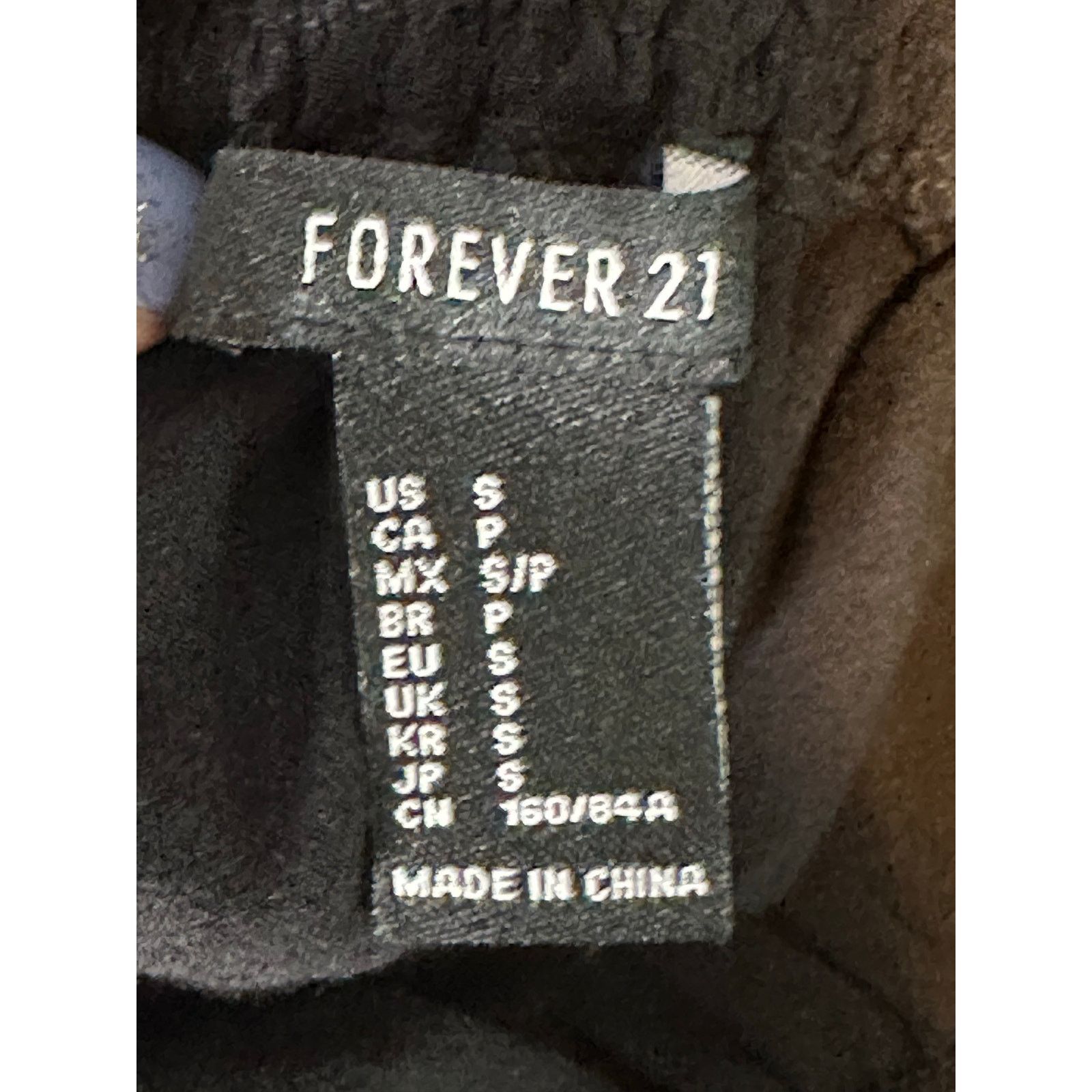 Forever 21 Forever 21 black ruffle straps crop top size small Size S / US 4 / IT 40 - 3 Thumbnail