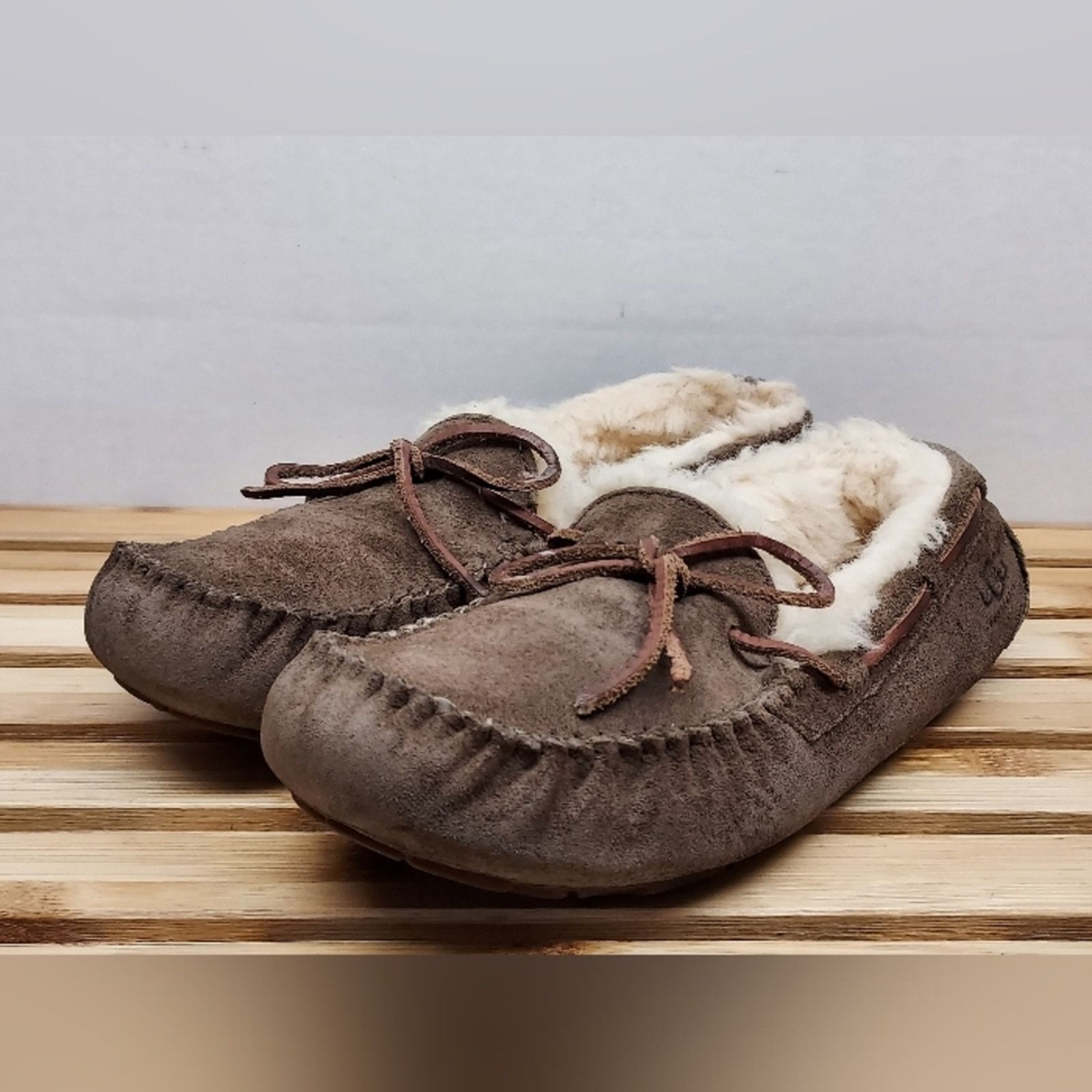 Ugg UGG Womens Brown Suede Dakota Slipper Shoes Size 9 Size US 9 / IT 39 - 1 Thumbnail