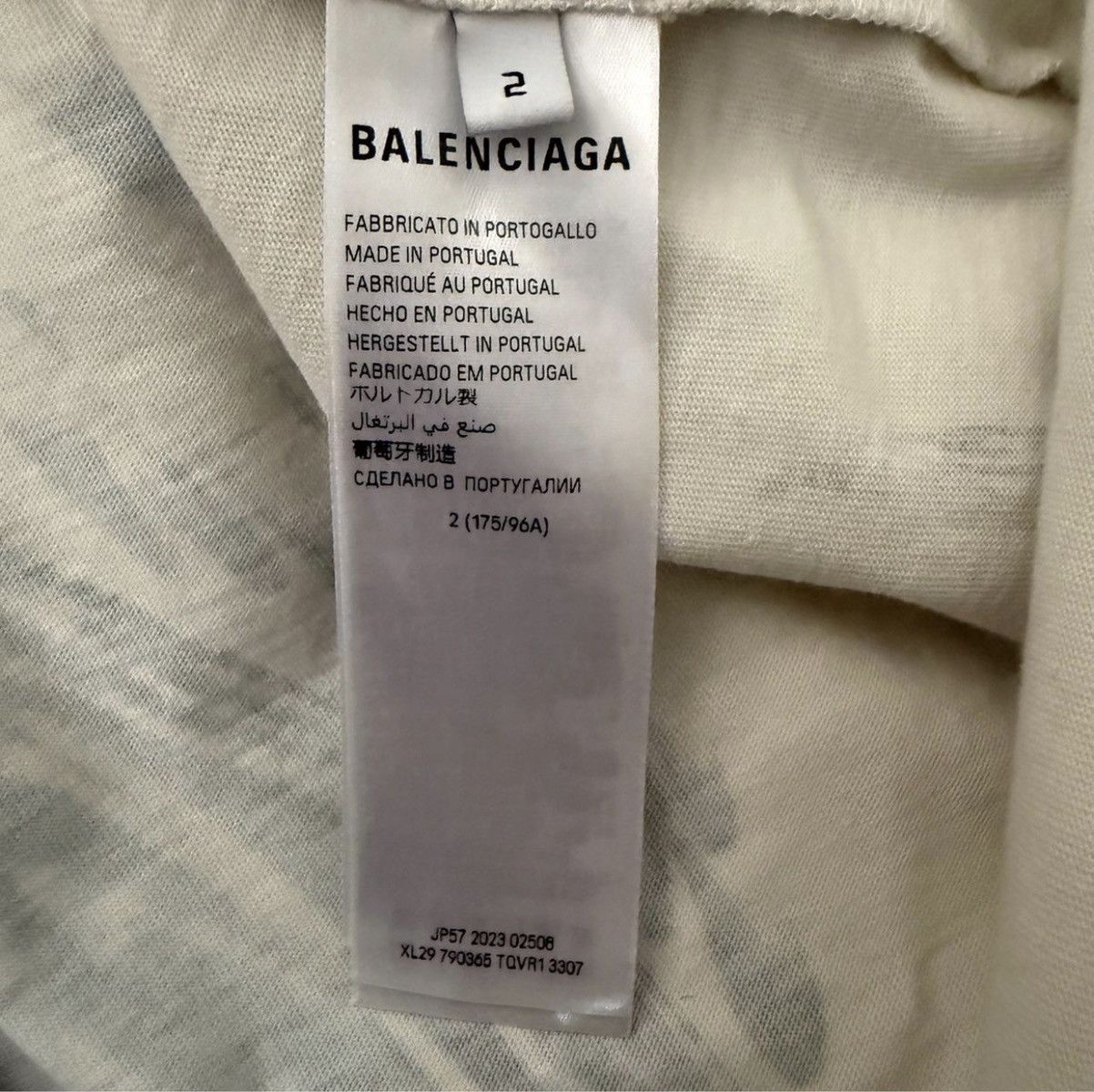 Balenciaga balenciaga tattoo distressed long sleeve Size US M / EU 48-50 / 2 - 6 Thumbnail