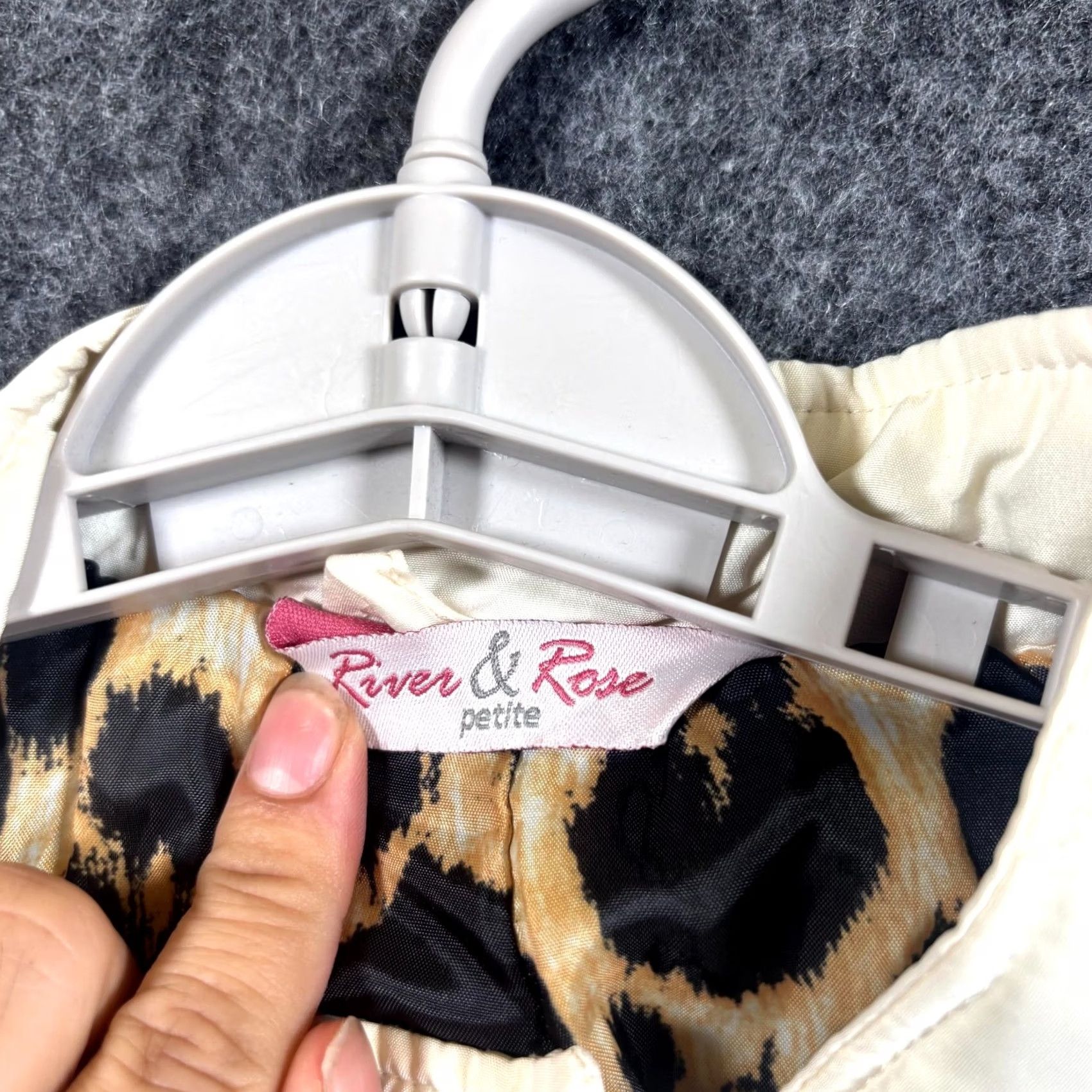 Vintage River & Rose Vest Women's PXL White Quilted Full-Zip Lined Travel Snap Pockets Vest Size XL / US 12-14 / IT 48-50 - 3 Thumbnail