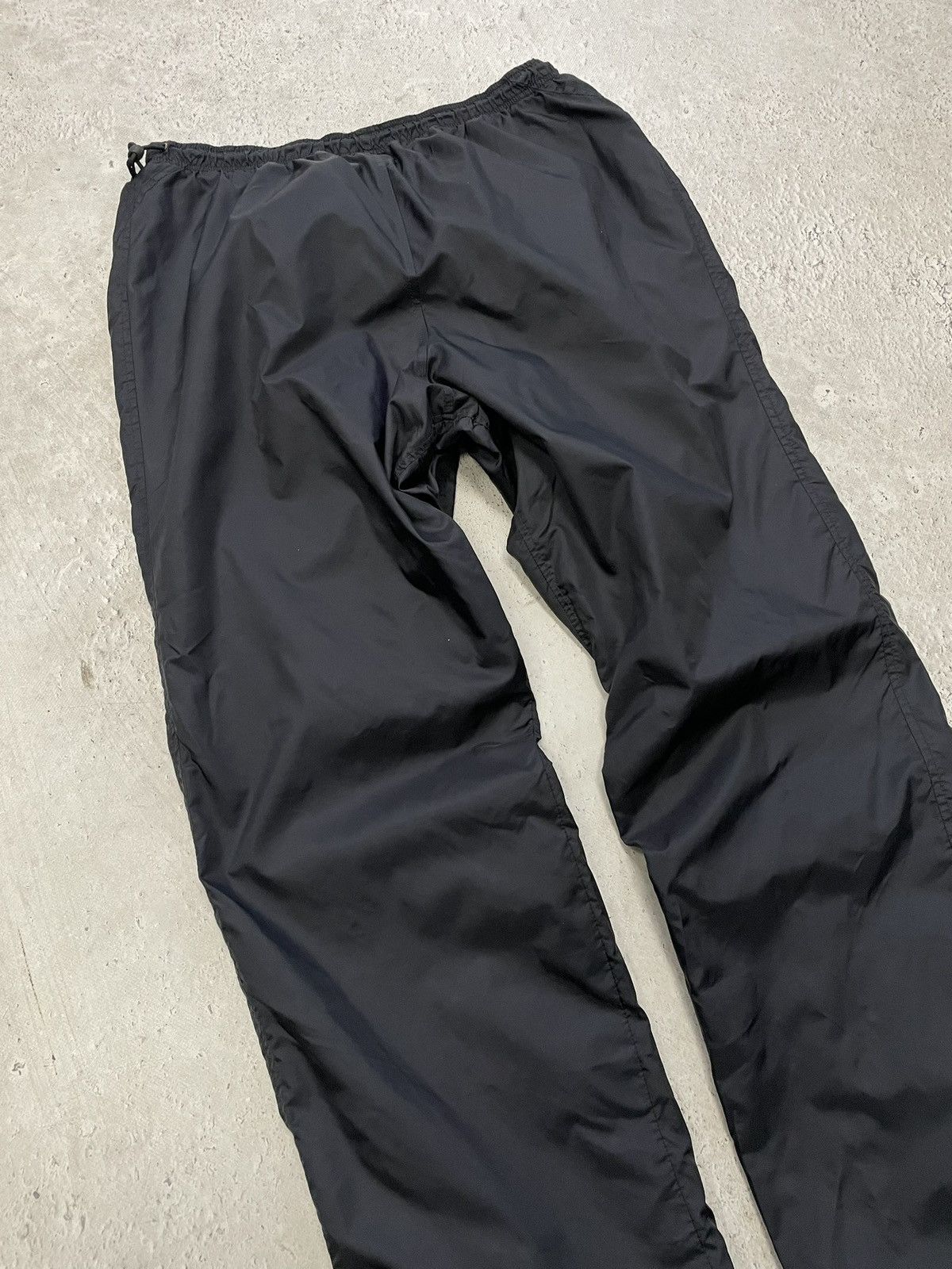 Nike Nike drill nylon pants minimal logo sport streetwear style Size US 34 / EU 50 - 11 Thumbnail