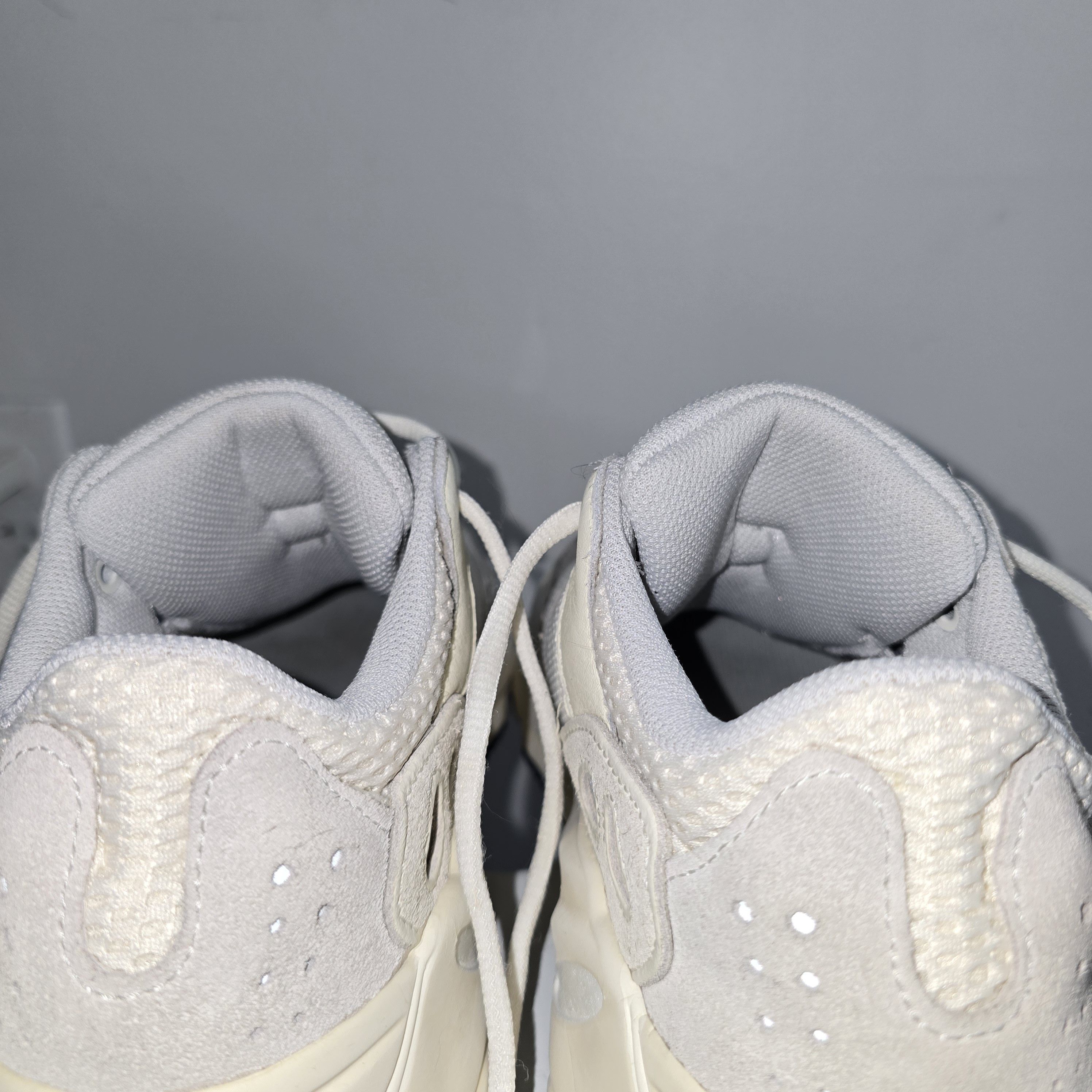 Adidas × Kanye West Yeezy 700 Analog Size 6 Size US 6 / EU 39 - 11 Thumbnail
