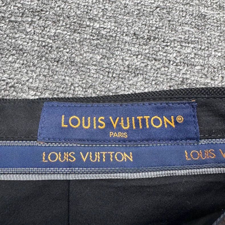 Louis Vuitton Louis Vuitton Paper airplane wool slacks pants Size US 38 / EU 54 - 2 Thumbnail