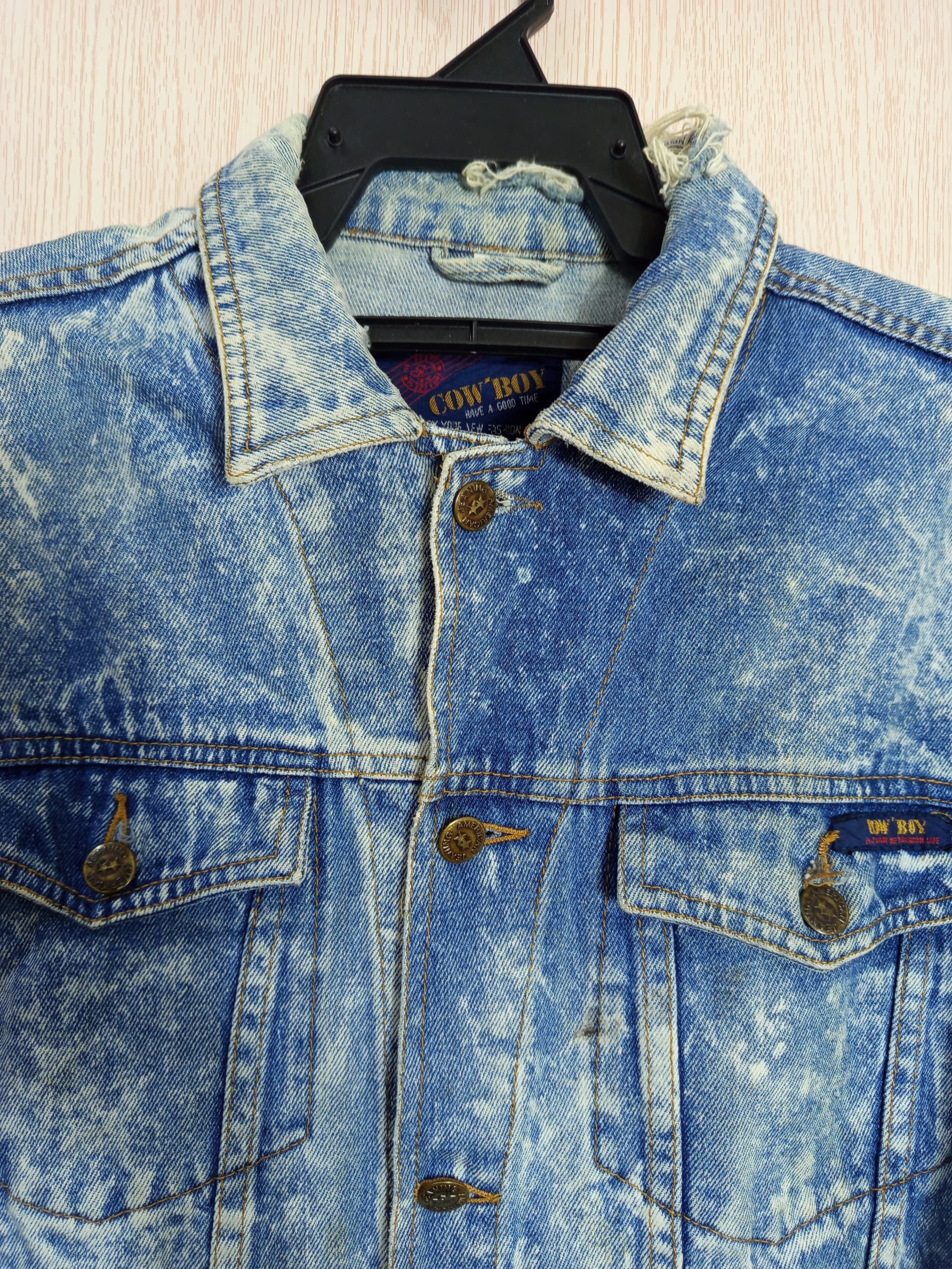 Japanese Brand Vintage Cowboy Distressed Denim Jacket Size US L / EU 52-54 / 3 - 4 Thumbnail