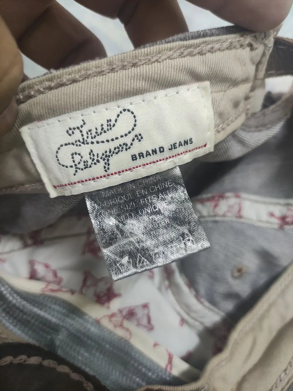 True Religion TRUE RELIGION RARE DESIGN DISTRESSED GRAY DENIM CAP Size ONE SIZE - 15 Thumbnail