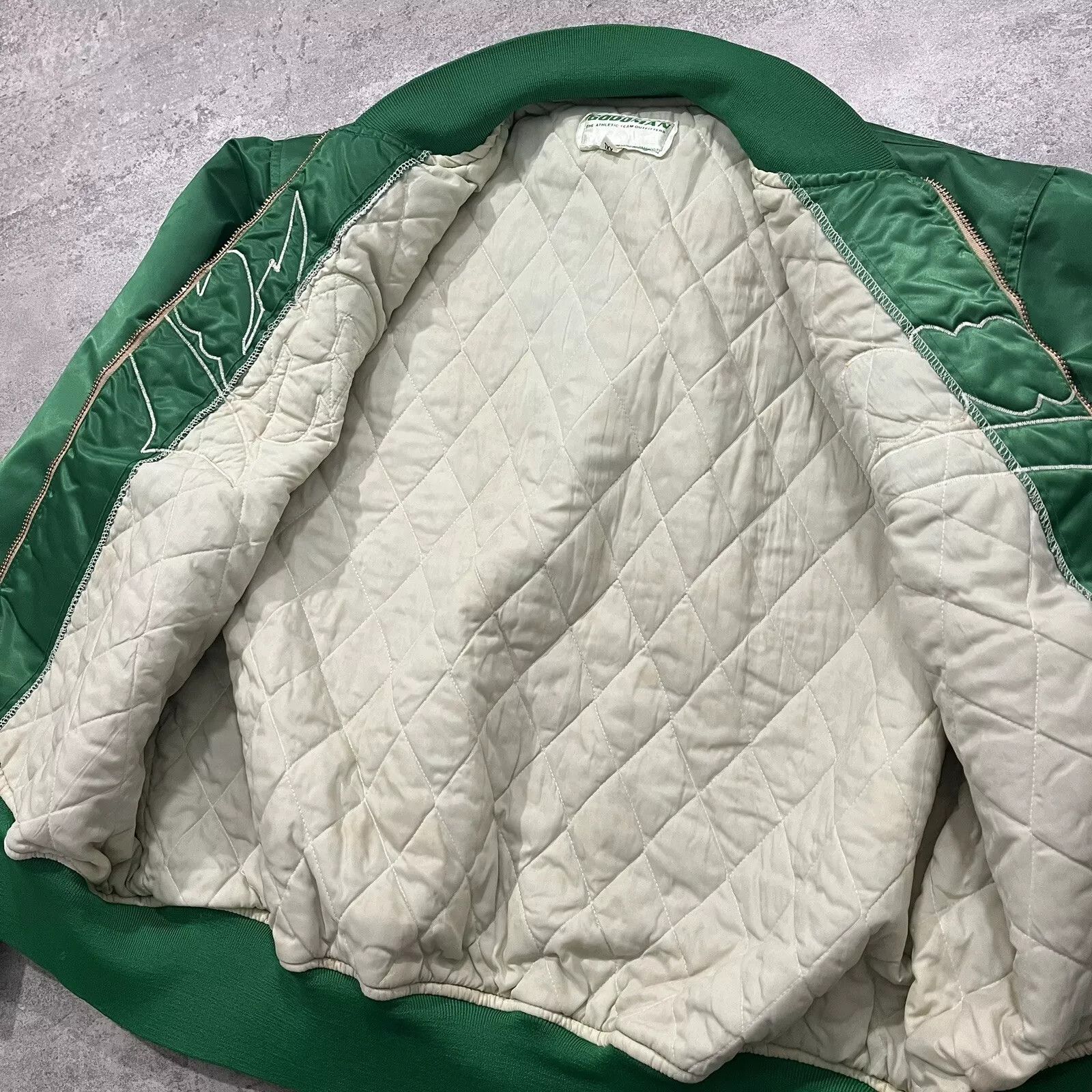 Good Man Brand × NCAA × Vintage VTG 80s 90s NCAA HAWAII RAINBOW WARRIORS SATIN BOMBER JACKET Size US S / EU 44-46 / 1 - 6 Thumbnail