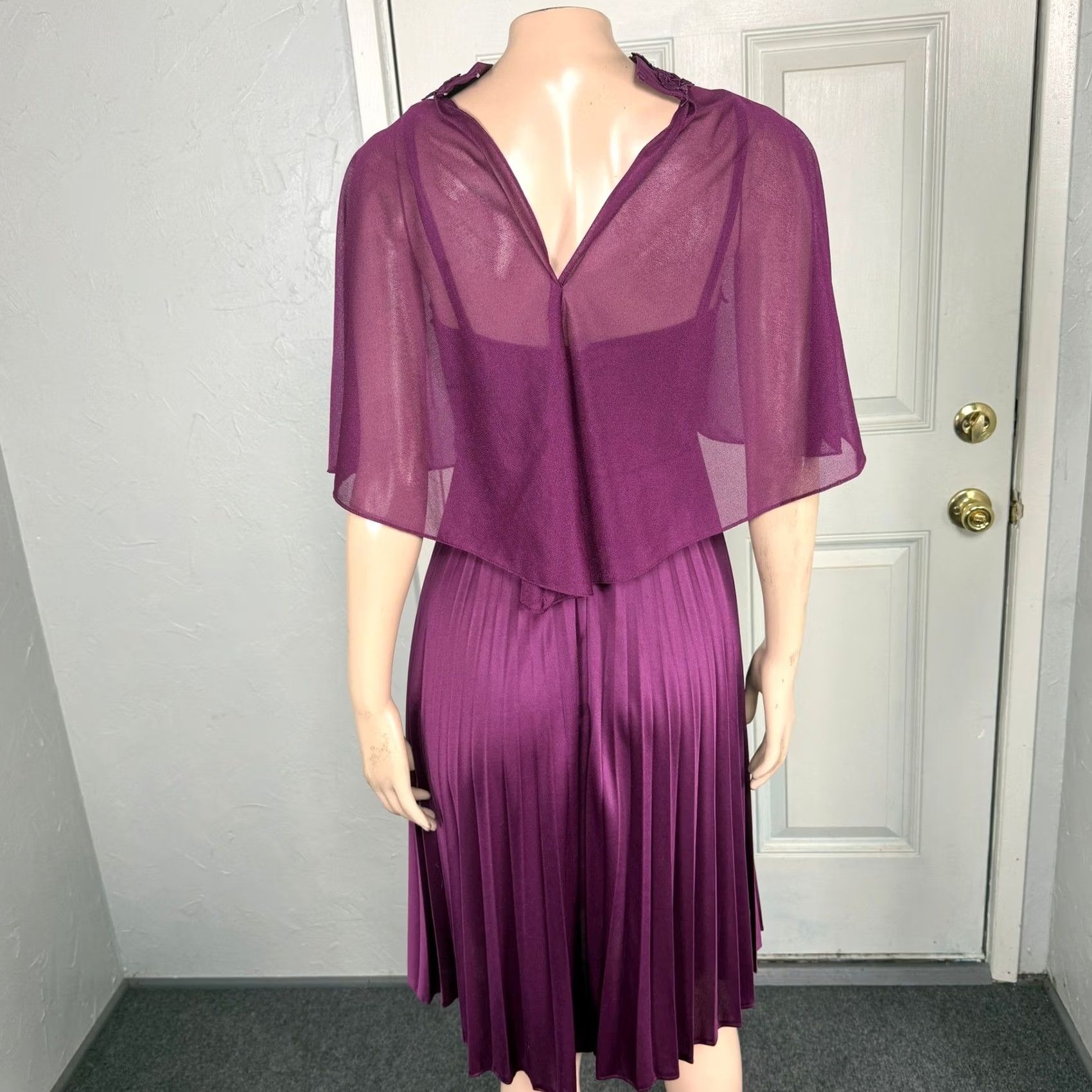 Vintage VINTAGE Bridesmaid Dress 2 piece Set Polyester Pleated Sheer Lace Purple 1970s XS Womens Party/Cocktail Dress Size XS / US 0-2 / IT 36-38 - 4 Thumbnail