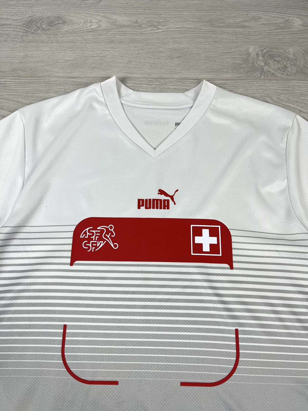 Puma Puma Switzerland 2022 Soccer Team Away Jersey Shirt Size US L / EU 52-54 / 3 - 4 Thumbnail