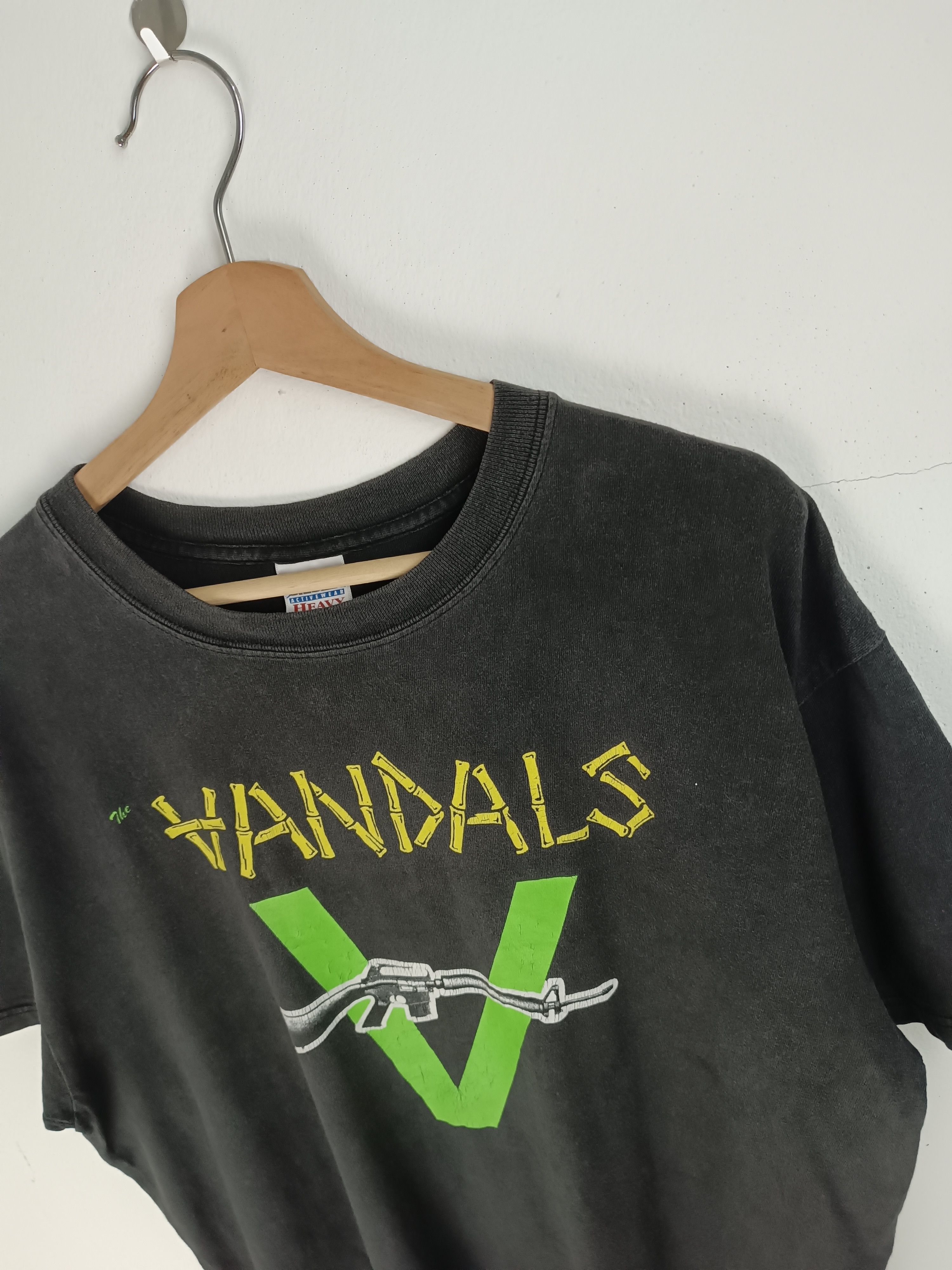 Band Tees VINTAGE 2000s THE VANDALS SOCAL PUNK TEE (nofx tsol rancid ) Size US L / EU 52-54 / 3 - 8 Thumbnail