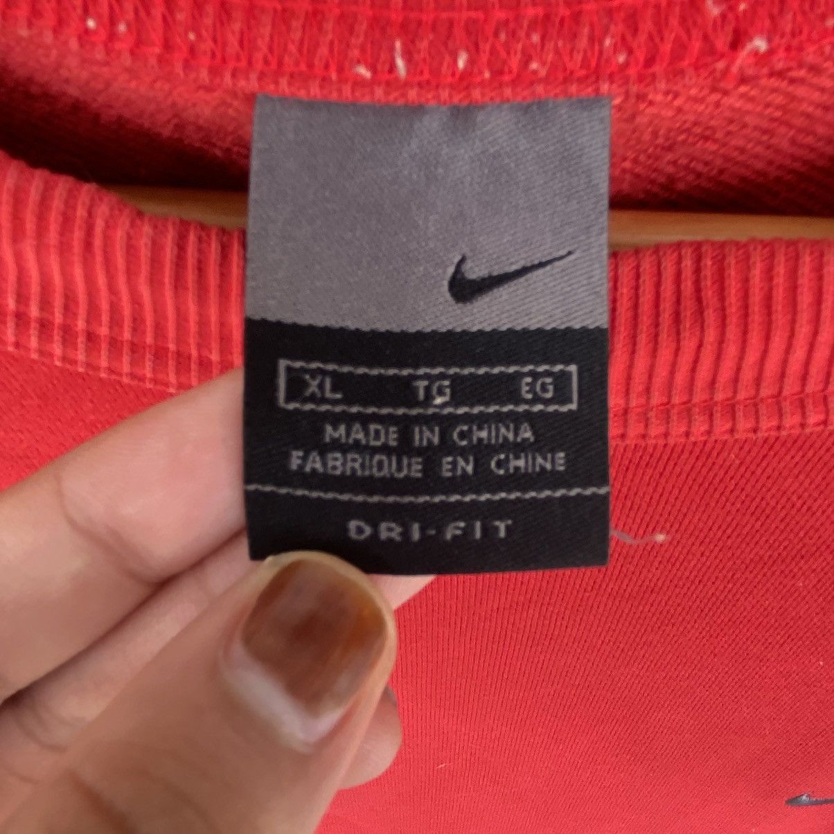 Other Vintage Nike Small Embroidered Crewneck Sweatshirt Red Size US XL / EU 56 / 4 - 6 Thumbnail