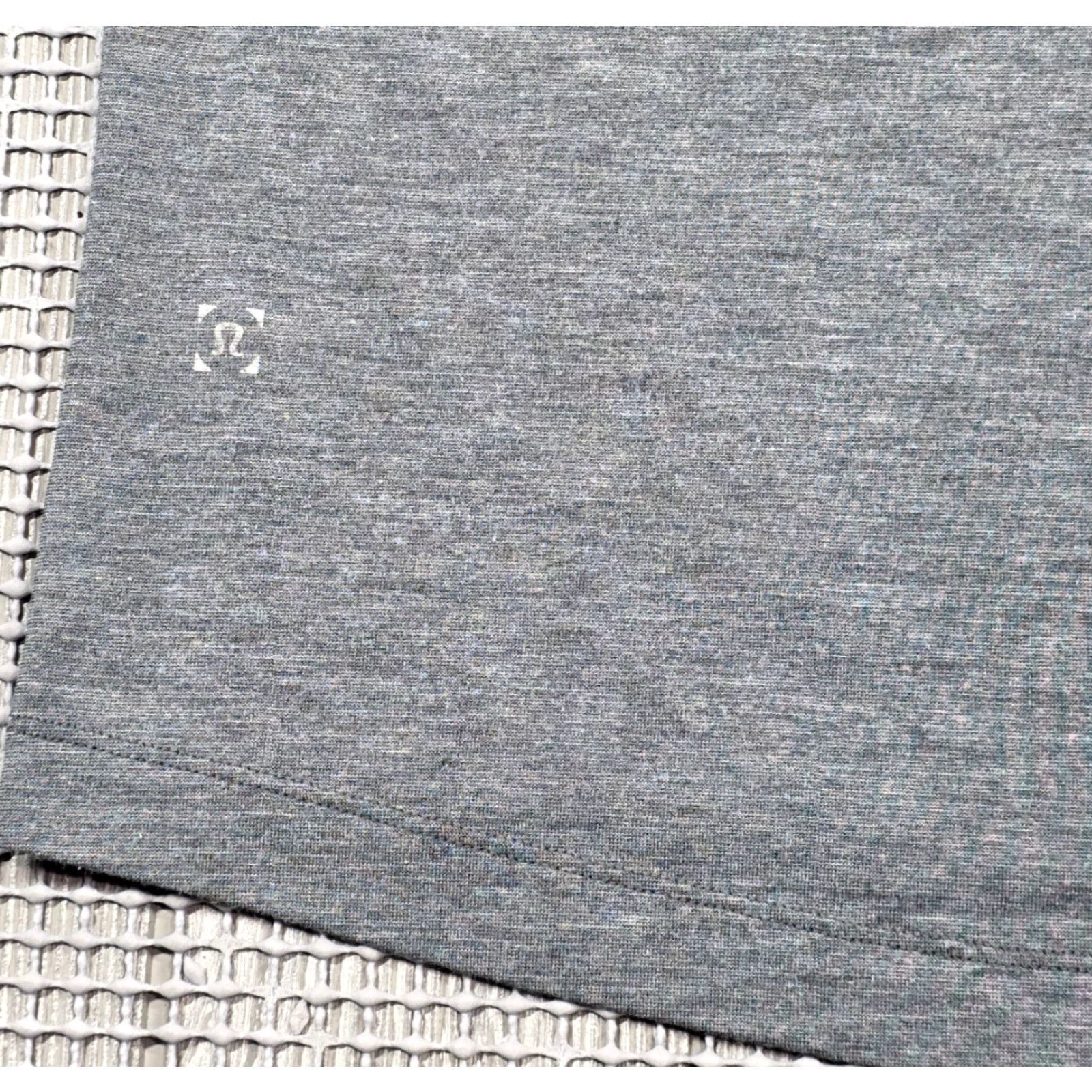 Lululemon Lululemon Polo Shirt Mens M Grey Evolution Short Sleeve Shirt Performance Shirt Polo Sit Tight? Size US M / EU 48-50 / 2 - 6 Thumbnail