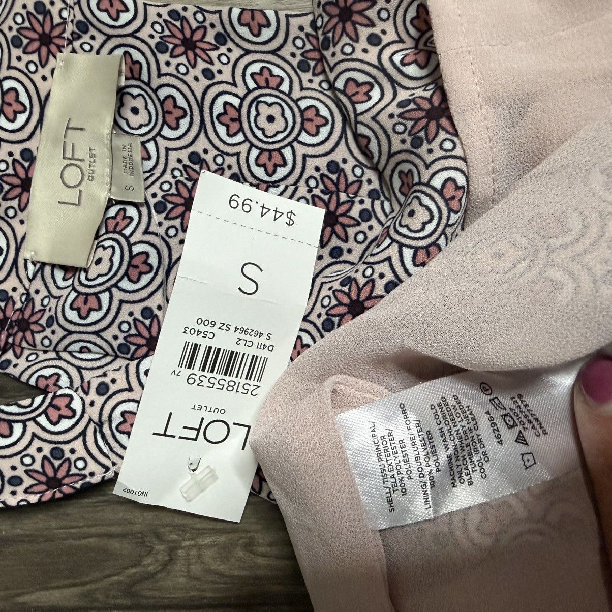 Loft LOFT Blush Pink Floral Medallion Top Size S / US 4 / IT 40 - 4 Thumbnail