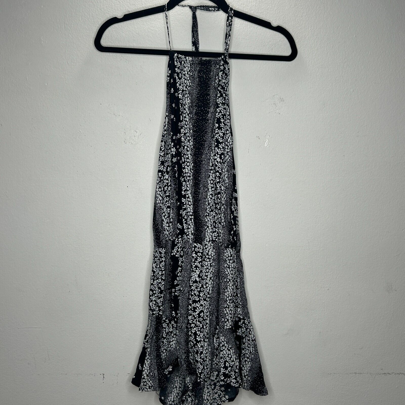 Other Olivaceous Floral Halter Tie Neck Open Back Flowy Romper M Size 30" / US 8 / IT 44 - 11 Thumbnail