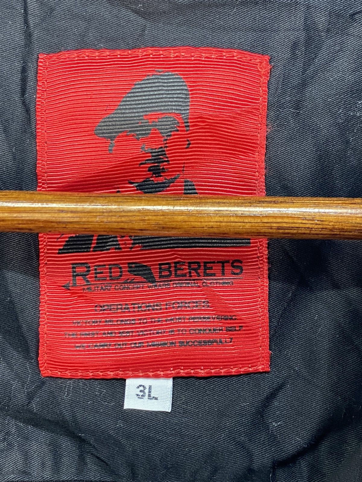 Japanese Brand Red Berets Military Shirt Size US L / EU 52-54 / 3 - 6 Thumbnail